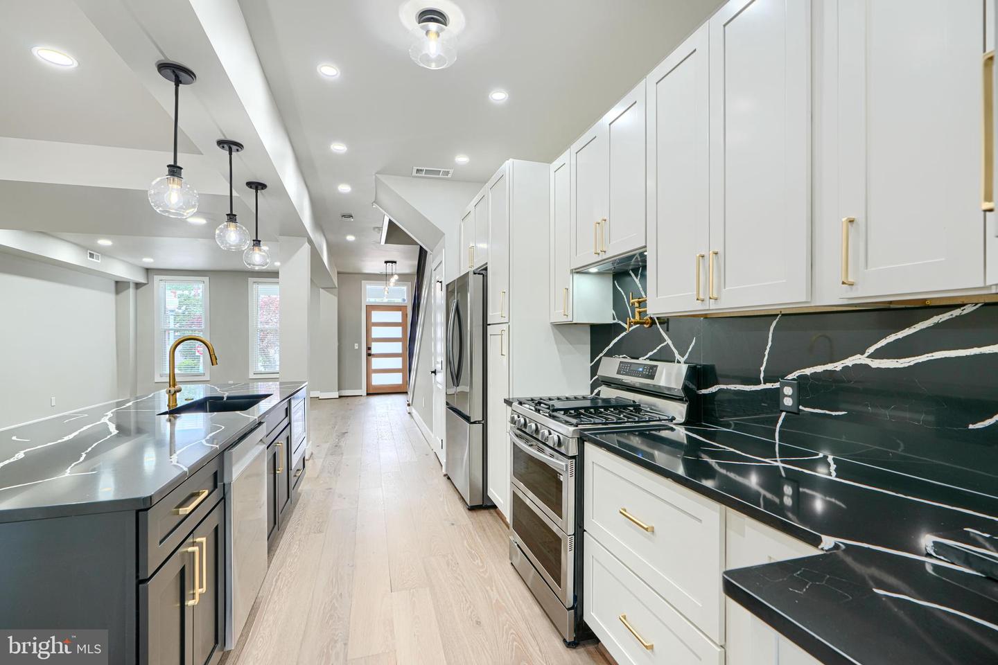 11 EVARTS ST NE, WASHINGTON, District Of Columbia 20002, 3 Bedrooms Bedrooms, 11 Rooms Rooms,3 BathroomsBathrooms,Residential,For sale,11 EVARTS ST NE,DCDC2211482 MLS # DCDC2211482