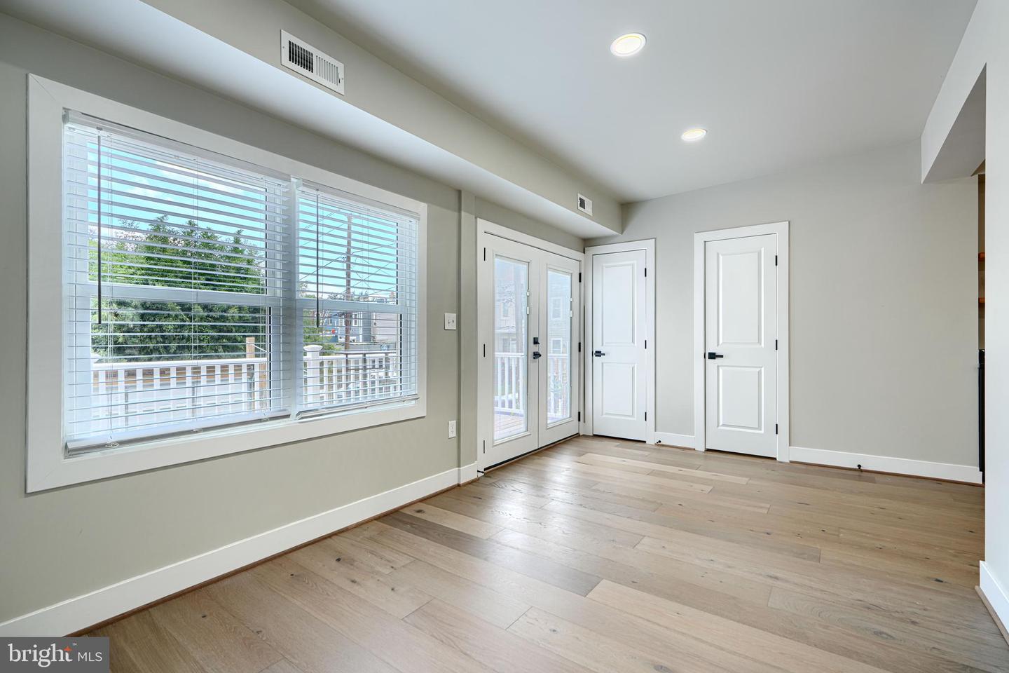 11 EVARTS ST NE, WASHINGTON, District Of Columbia 20002, 3 Bedrooms Bedrooms, 11 Rooms Rooms,3 BathroomsBathrooms,Residential,For sale,11 EVARTS ST NE,DCDC2211482 MLS # DCDC2211482