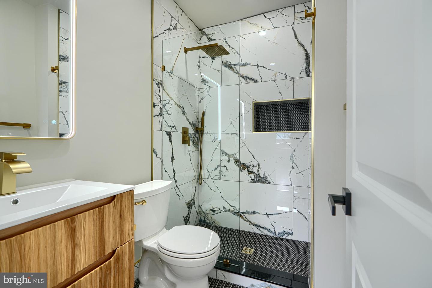 11 EVARTS ST NE, WASHINGTON, District Of Columbia 20002, 3 Bedrooms Bedrooms, 11 Rooms Rooms,3 BathroomsBathrooms,Residential,For sale,11 EVARTS ST NE,DCDC2211482 MLS # DCDC2211482