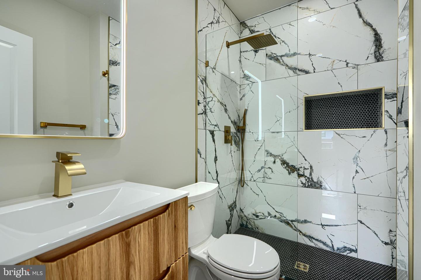 11 EVARTS ST NE, WASHINGTON, District Of Columbia 20002, 3 Bedrooms Bedrooms, 11 Rooms Rooms,3 BathroomsBathrooms,Residential,For sale,11 EVARTS ST NE,DCDC2211482 MLS # DCDC2211482