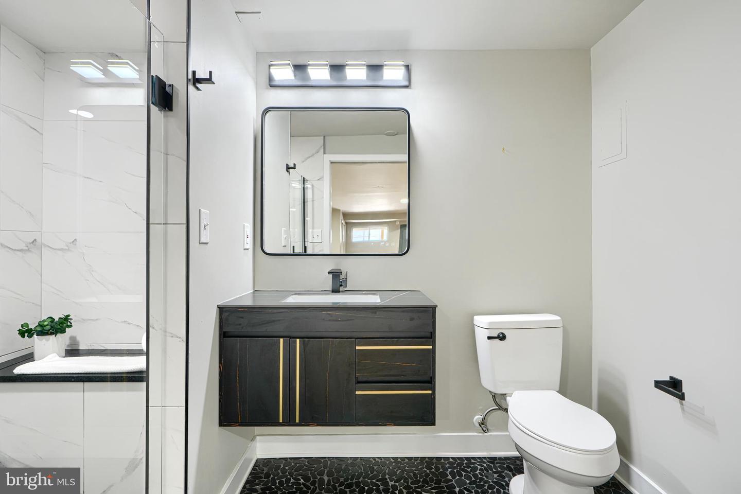 11 EVARTS ST NE, WASHINGTON, District Of Columbia 20002, 3 Bedrooms Bedrooms, 11 Rooms Rooms,3 BathroomsBathrooms,Residential,For sale,11 EVARTS ST NE,DCDC2211482 MLS # DCDC2211482