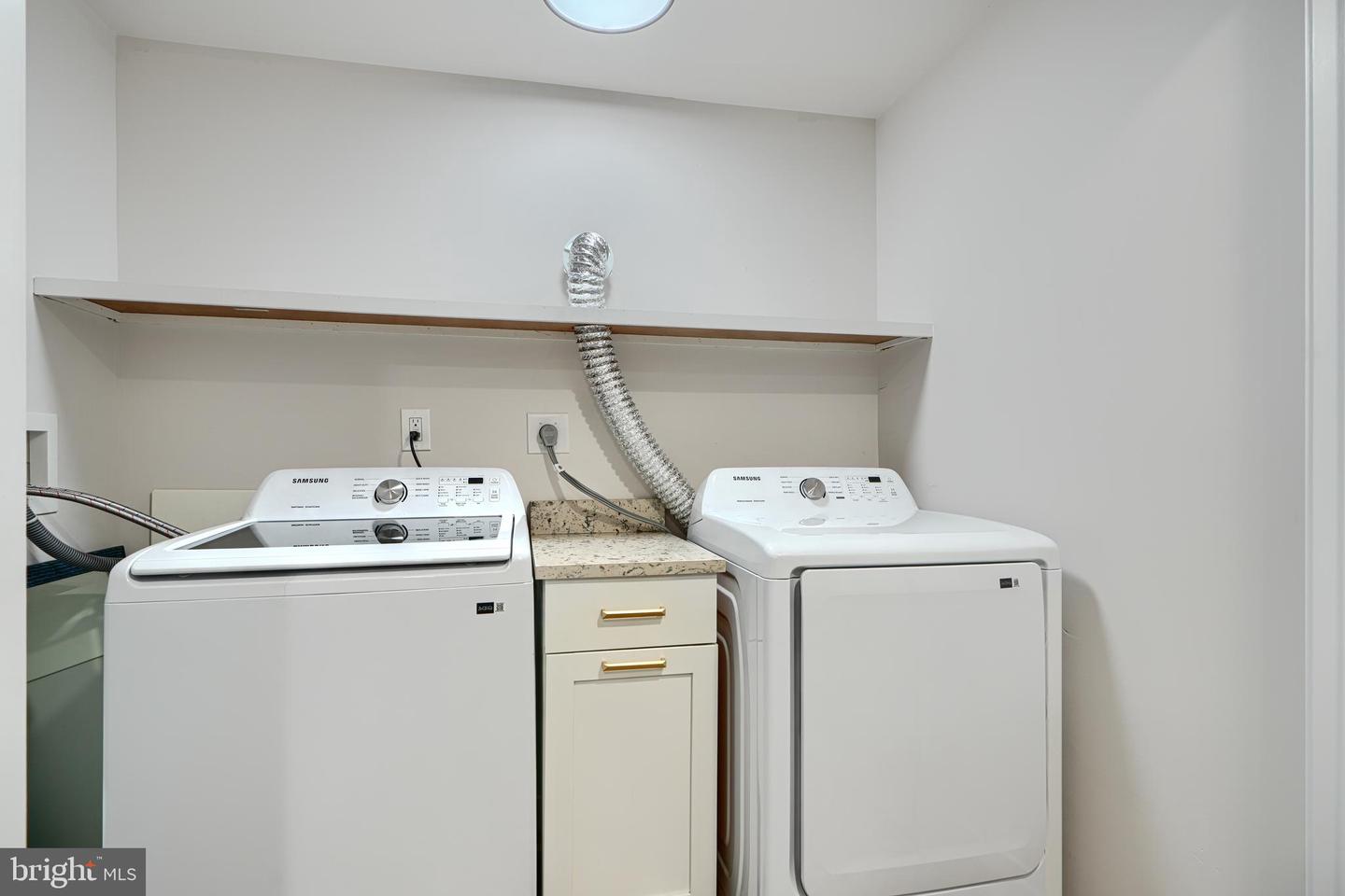 11 EVARTS ST NE, WASHINGTON, District Of Columbia 20002, 3 Bedrooms Bedrooms, 11 Rooms Rooms,3 BathroomsBathrooms,Residential,For sale,11 EVARTS ST NE,DCDC2211482 MLS # DCDC2211482