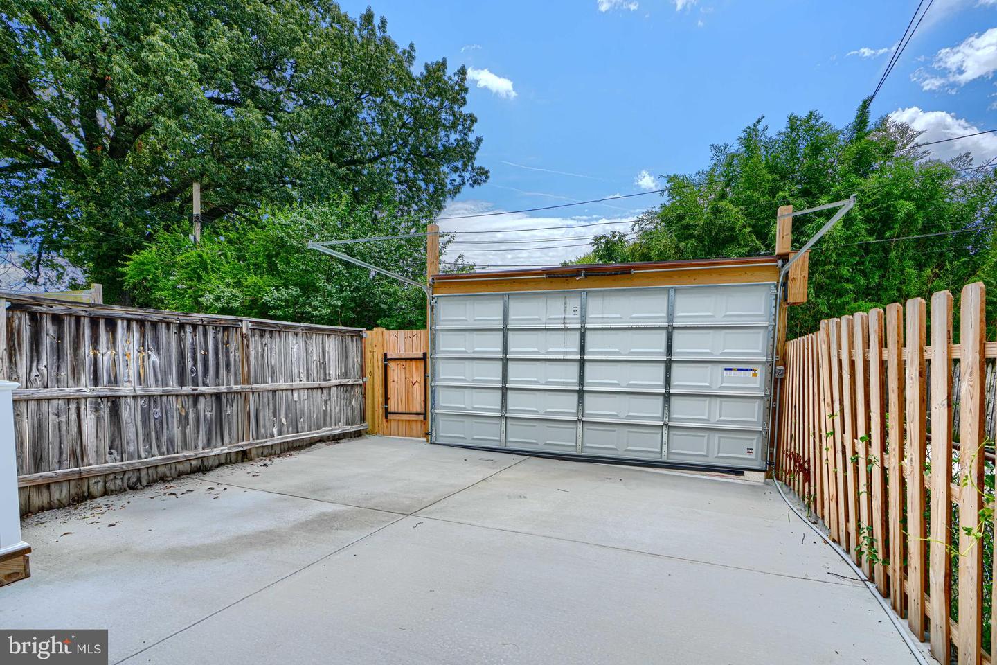 11 EVARTS ST NE, WASHINGTON, District Of Columbia 20002, 3 Bedrooms Bedrooms, 11 Rooms Rooms,3 BathroomsBathrooms,Residential,For sale,11 EVARTS ST NE,DCDC2211482 MLS # DCDC2211482