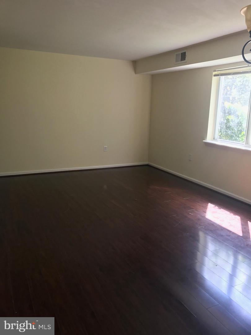 7507 PRINCE COLE CT #5, MANASSAS, Virginia 20111, 2 Bedrooms Bedrooms, ,1 BathroomBathrooms,Residential,For sale,7507 PRINCE COLE CT #5,VAPW2099756 MLS # VAPW2099756