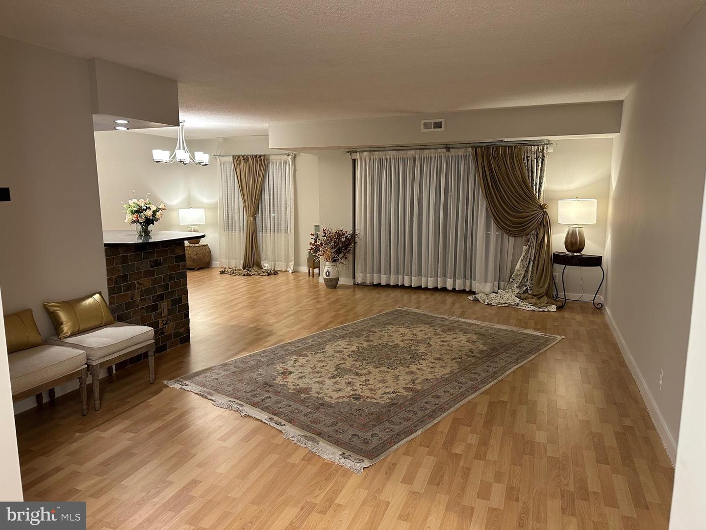 307 YOAKUM PKWY #609, ALEXANDRIA, Virginia 22304, 2 Bedrooms Bedrooms, ,2 BathroomsBathrooms,Residential,For sale,307 YOAKUM PKWY #609,VAAX2047798 MLS # VAAX2047798