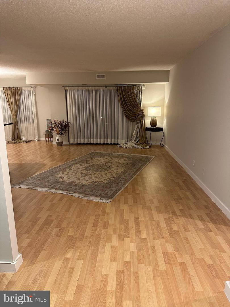 307 YOAKUM PKWY #609, ALEXANDRIA, Virginia 22304, 2 Bedrooms Bedrooms, ,2 BathroomsBathrooms,Residential,For sale,307 YOAKUM PKWY #609,VAAX2047798 MLS # VAAX2047798