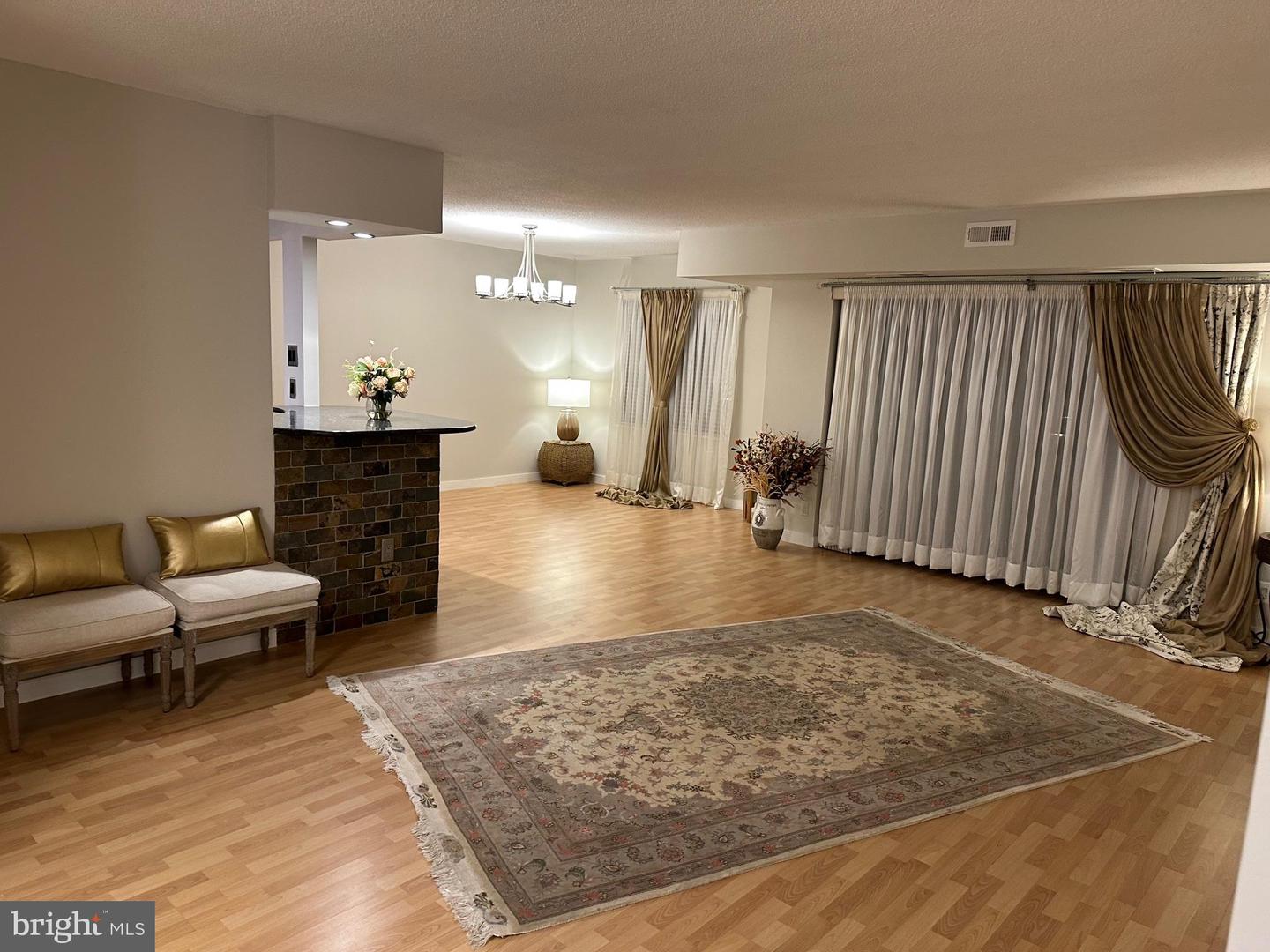 307 YOAKUM PKWY #609, ALEXANDRIA, Virginia 22304, 2 Bedrooms Bedrooms, ,2 BathroomsBathrooms,Residential,For sale,307 YOAKUM PKWY #609,VAAX2047798 MLS # VAAX2047798