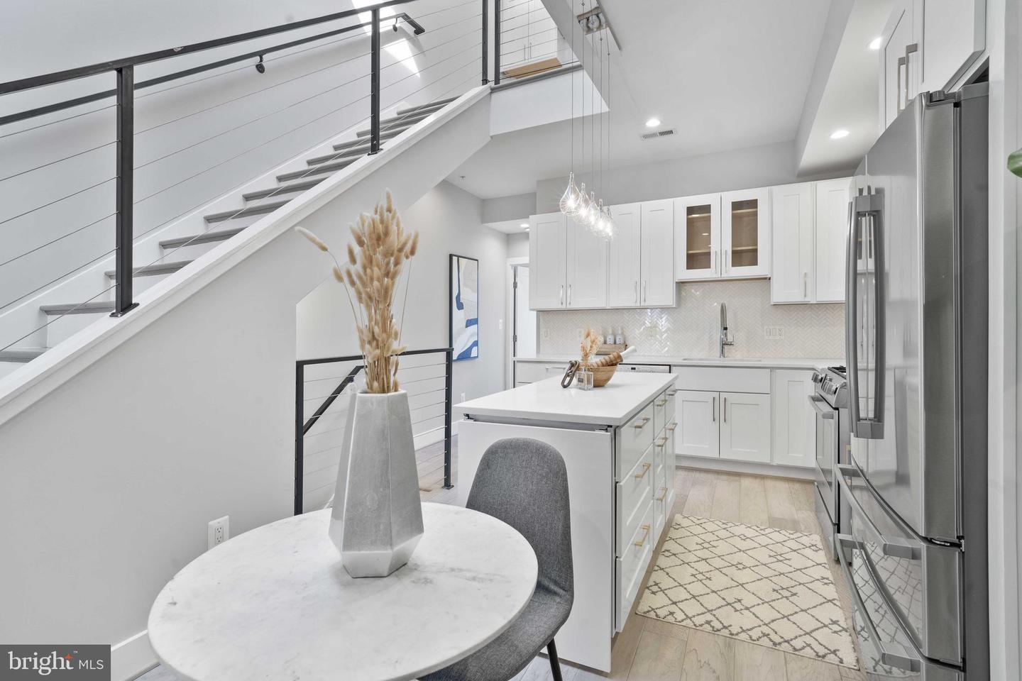 711 15TH ST NE #4, WASHINGTON, District Of Columbia 20002, 2 Bedrooms Bedrooms, ,2 BathroomsBathrooms,Residential,For sale,711 15TH ST NE #4,DCDC2211804 MLS # DCDC2211804