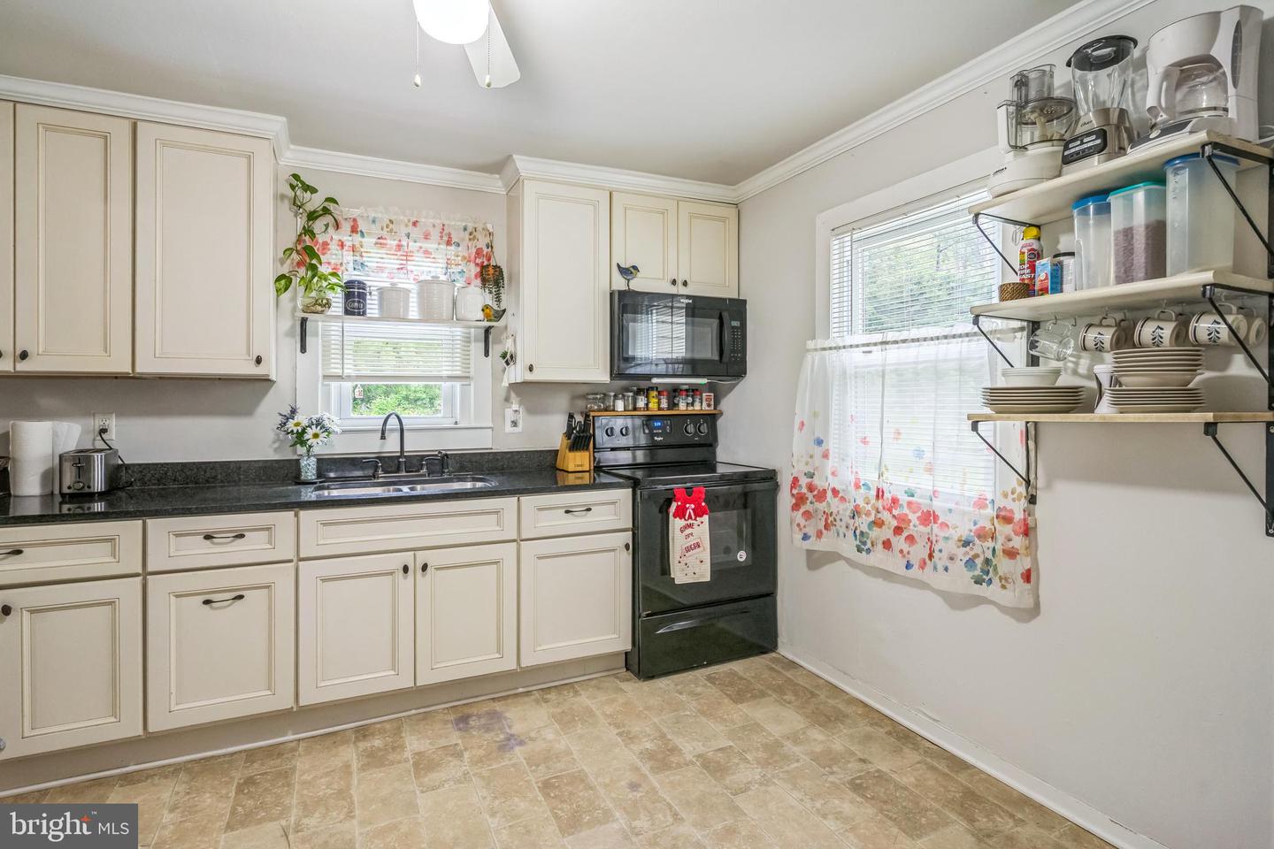 9429 HENSLEY RD, MANASSAS, Virginia 20112, 3 Bedrooms Bedrooms, ,3 BathroomsBathrooms,Residential,For sale,9429 HENSLEY RD,VAPW2099912 MLS # VAPW2099912