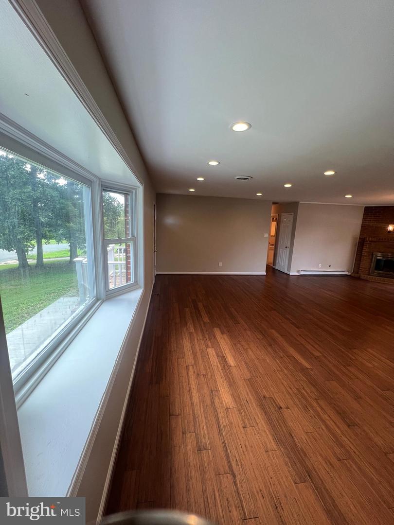 410 DEERWOOD DR, FREDERICKSBURG, Virginia 22401, 3 Bedrooms Bedrooms, ,2 BathroomsBathrooms,Residential,For sale,410 DEERWOOD DR,VAFB2008644 MLS # VAFB2008644