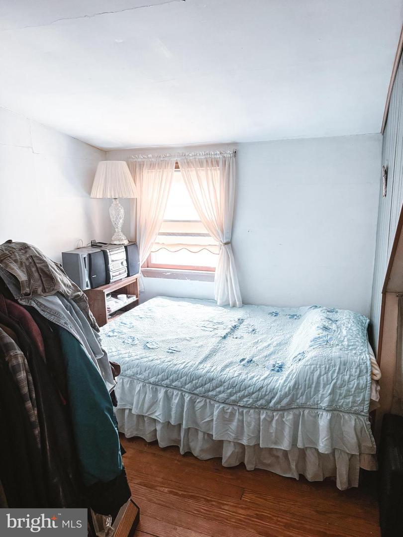 3141 ANNANDALE RD, FALLS CHURCH, Virginia 22042, 4 Bedrooms Bedrooms, ,2 BathroomsBathrooms,Residential,For sale,3141 ANNANDALE RD,VAFX2257368 MLS # VAFX2257368