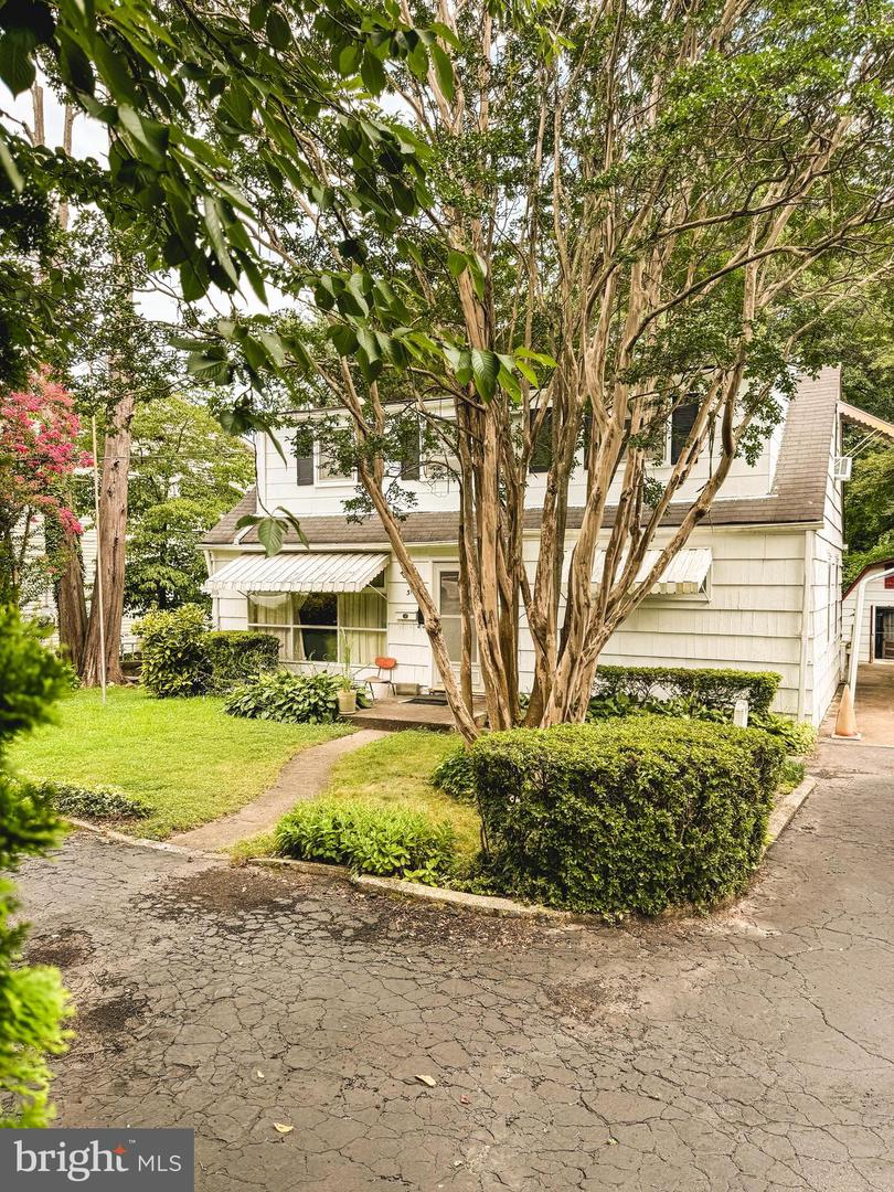 3141 ANNANDALE RD, FALLS CHURCH, Virginia 22042, 4 Bedrooms Bedrooms, ,2 BathroomsBathrooms,Residential,For sale,3141 ANNANDALE RD,VAFX2257368 MLS # VAFX2257368