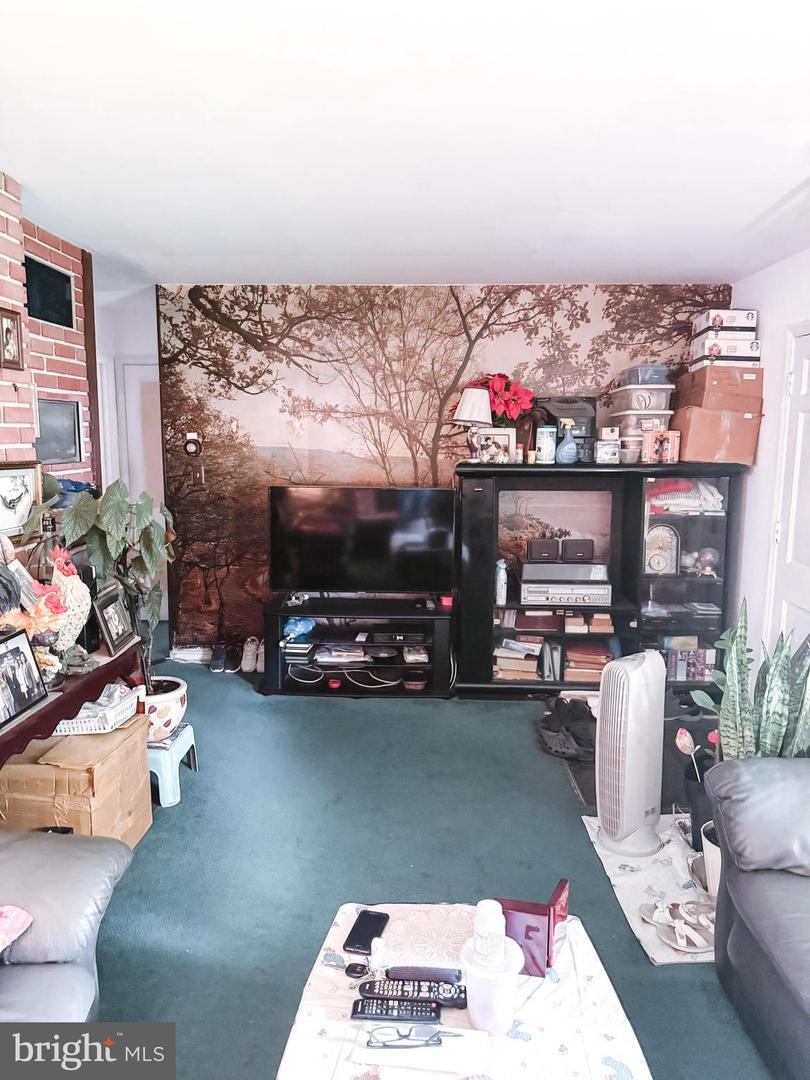 3141 ANNANDALE RD, FALLS CHURCH, Virginia 22042, 4 Bedrooms Bedrooms, ,2 BathroomsBathrooms,Residential,For sale,3141 ANNANDALE RD,VAFX2257368 MLS # VAFX2257368