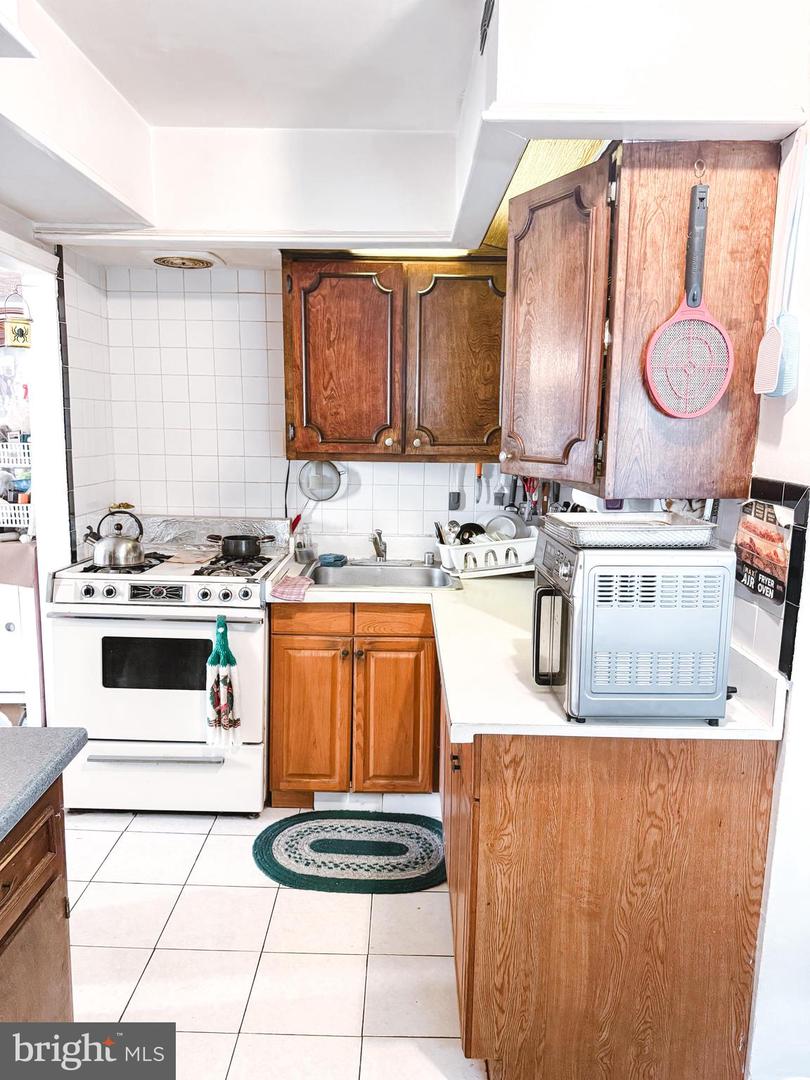 3141 ANNANDALE RD, FALLS CHURCH, Virginia 22042, 4 Bedrooms Bedrooms, ,2 BathroomsBathrooms,Residential,For sale,3141 ANNANDALE RD,VAFX2257368 MLS # VAFX2257368