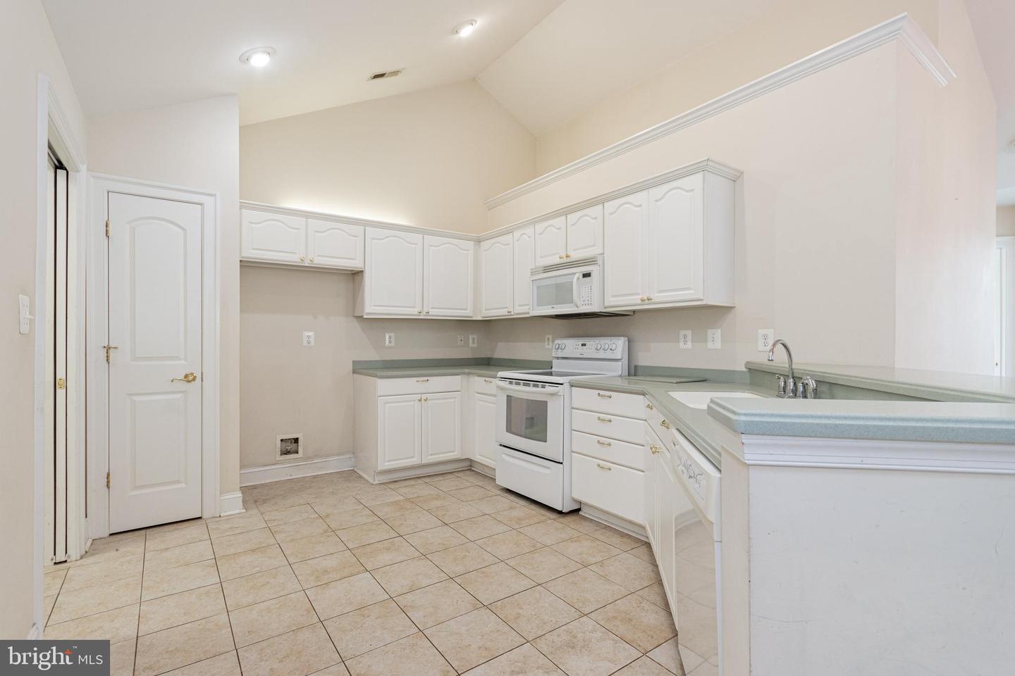 6255 AUTUMN LEAF DR, FREDERICKSBURG, Virginia 22407, 3 Bedrooms Bedrooms, ,2 BathroomsBathrooms,Residential,For sale,6255 AUTUMN LEAF DR,VASP2034904 MLS # VASP2034904