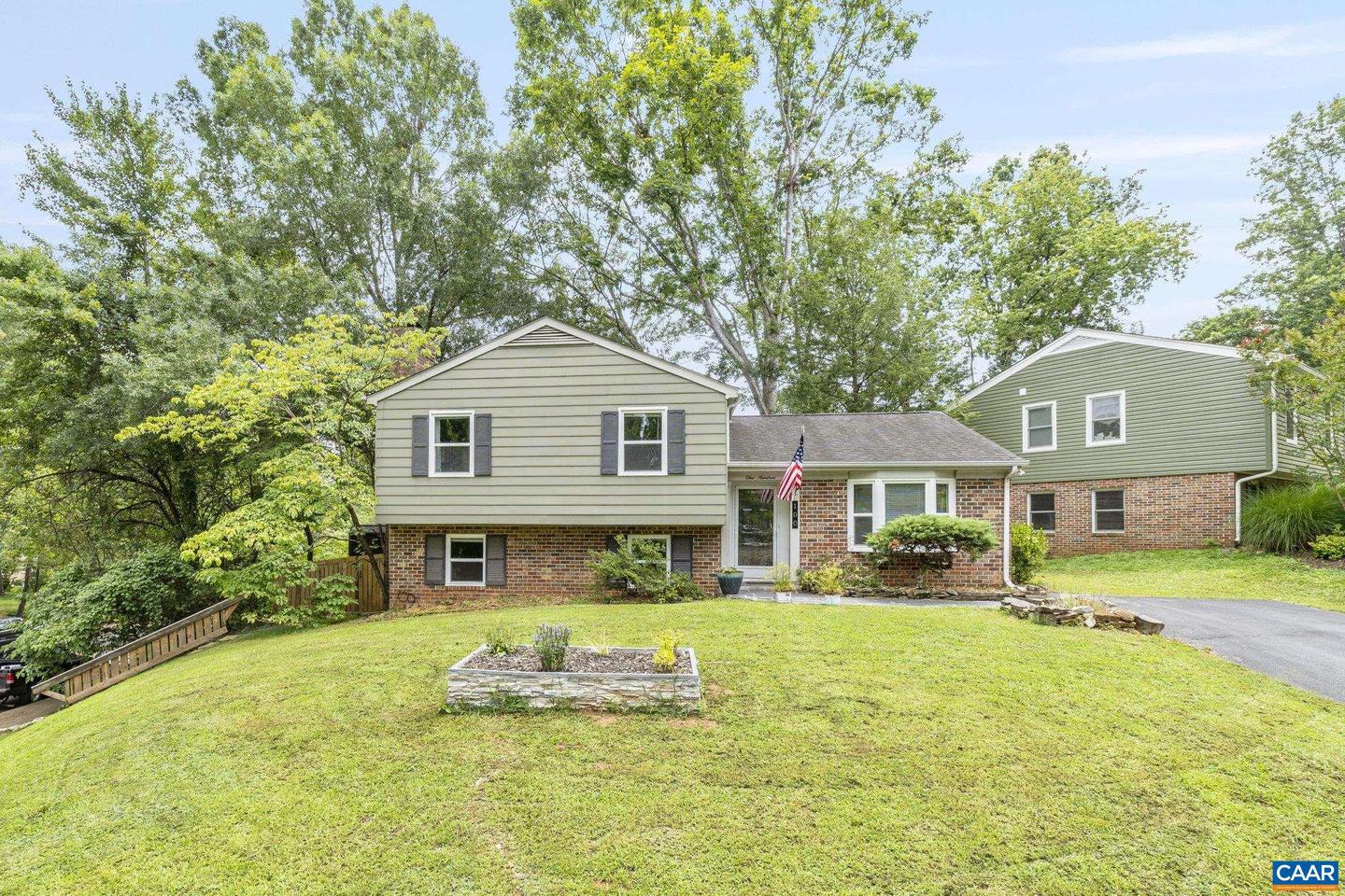 100 GRIMES PL, CHARLOTTESVILLE, Virginia 22902, 3 Bedrooms Bedrooms, ,2 BathroomsBathrooms,Residential,For sale,100 GRIMES PL,667096 MLS # 667096
