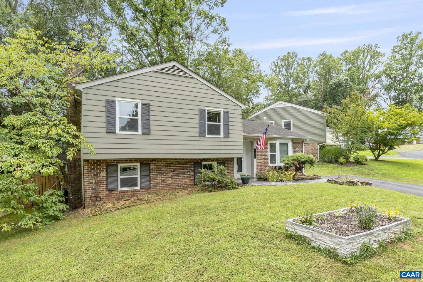 100 GRIMES PL, CHARLOTTESVILLE, Virginia 22902, 3 Bedrooms Bedrooms, ,2 BathroomsBathrooms,Residential,For sale,100 GRIMES PL,667096 MLS # 667096