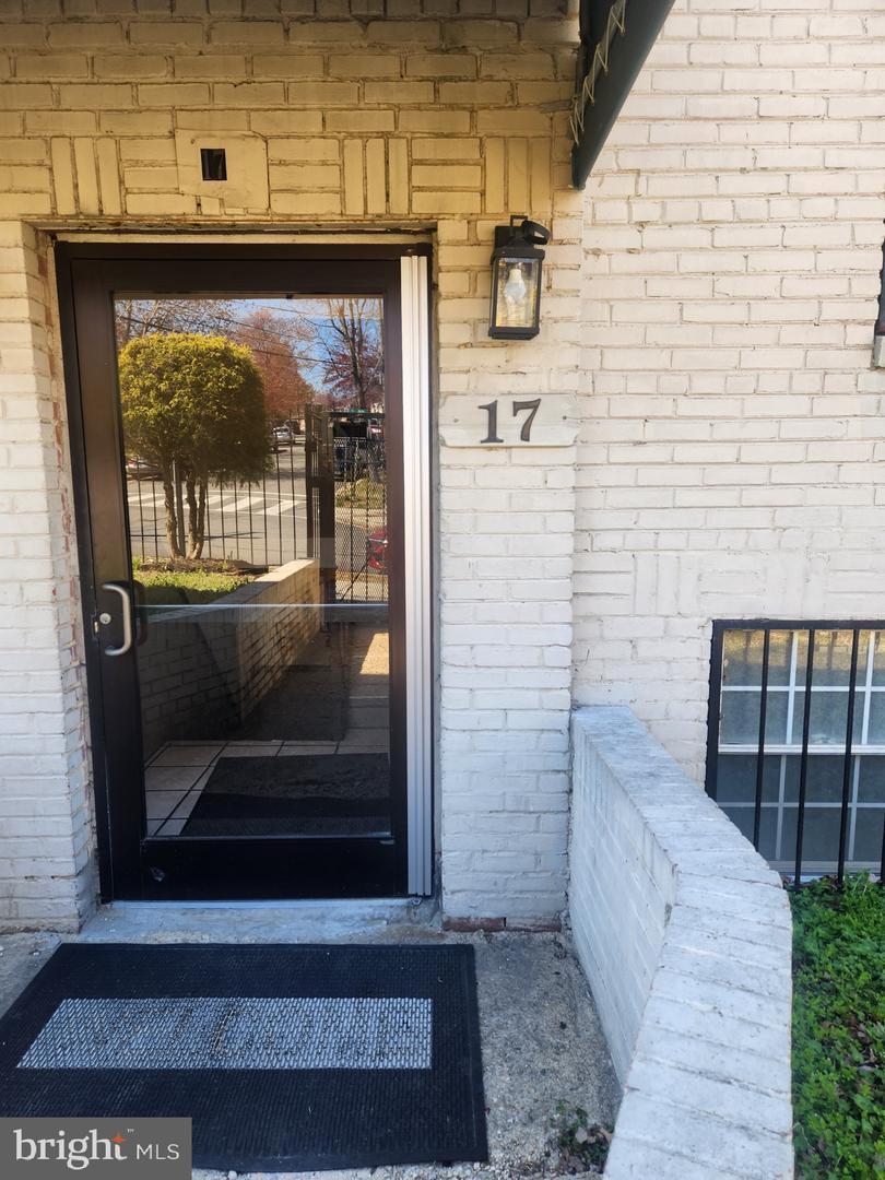 17 46TH ST SE #5, WASHINGTON, District Of Columbia 20019, 2 Bedrooms Bedrooms, ,2 BathroomsBathrooms,Residential,For sale,17 46TH ST SE #5,DCDC2211934 MLS # DCDC2211934
