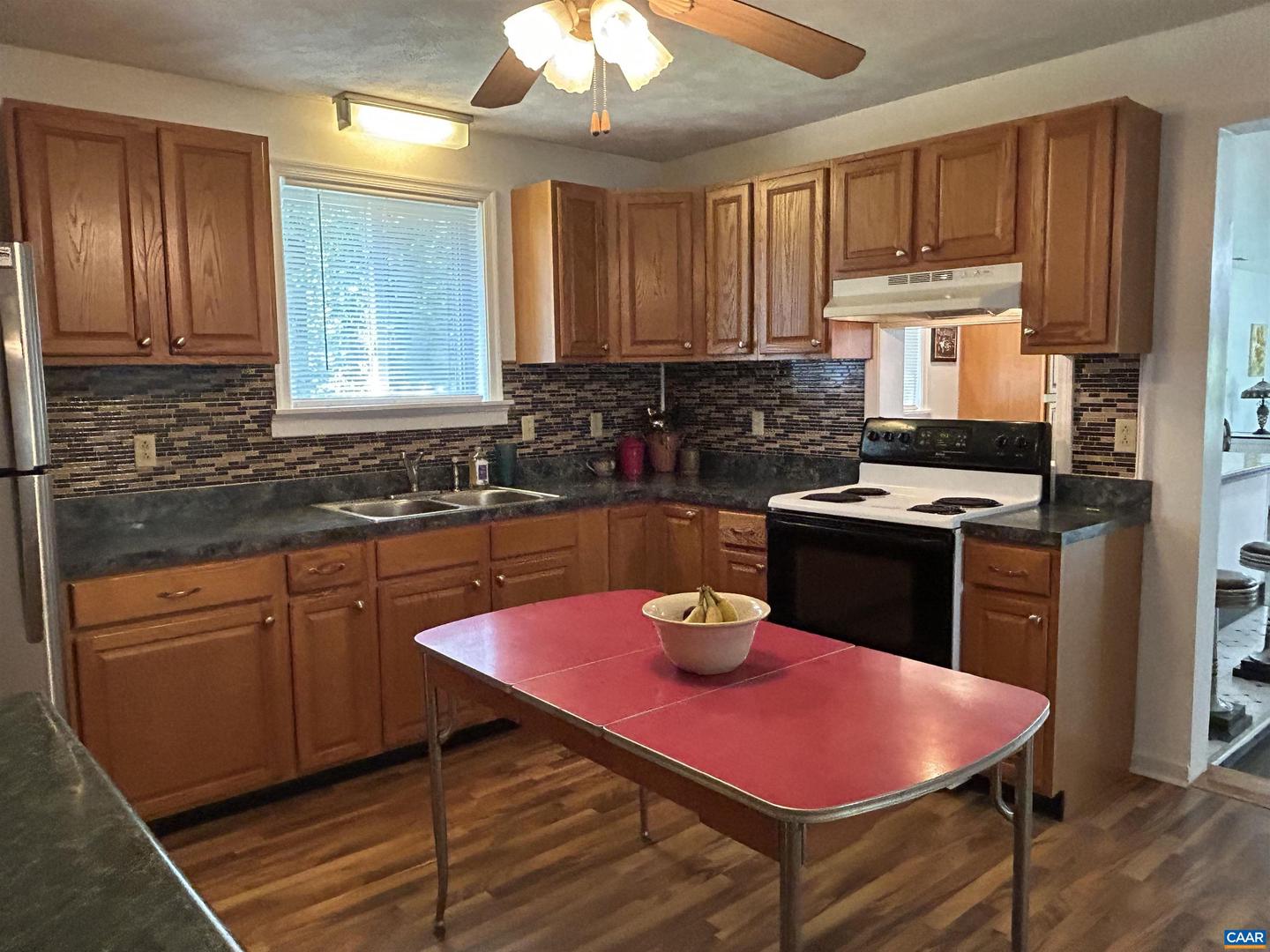 897 WILLOW LAKE RD, BUCKINGHAM, Virginia 23921, 3 Bedrooms Bedrooms, ,2 BathroomsBathrooms,Residential,For sale,897 WILLOW LAKE RD,667099 MLS # 667099