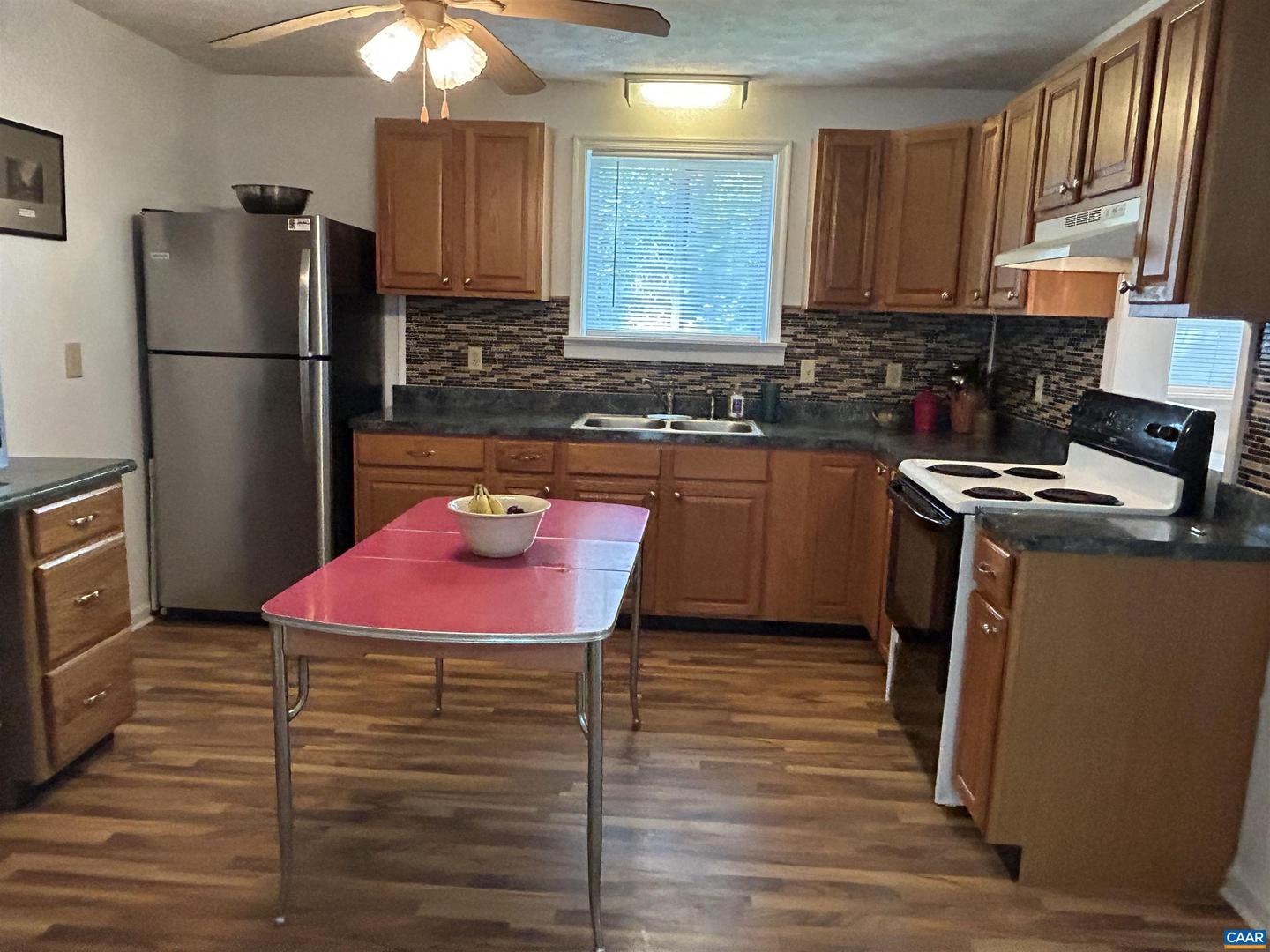 897 WILLOW LAKE RD, BUCKINGHAM, Virginia 23921, 3 Bedrooms Bedrooms, ,2 BathroomsBathrooms,Residential,For sale,897 WILLOW LAKE RD,667099 MLS # 667099