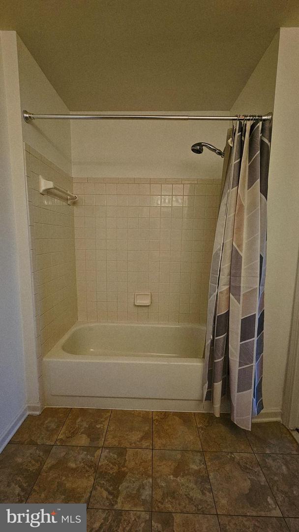 11002 KOMAN CIR #103, MANASSAS, Virginia 20109, 2 Bedrooms Bedrooms, ,2 BathroomsBathrooms,Residential,For sale,11002 KOMAN CIR #103,VAPW2099946 MLS # VAPW2099946