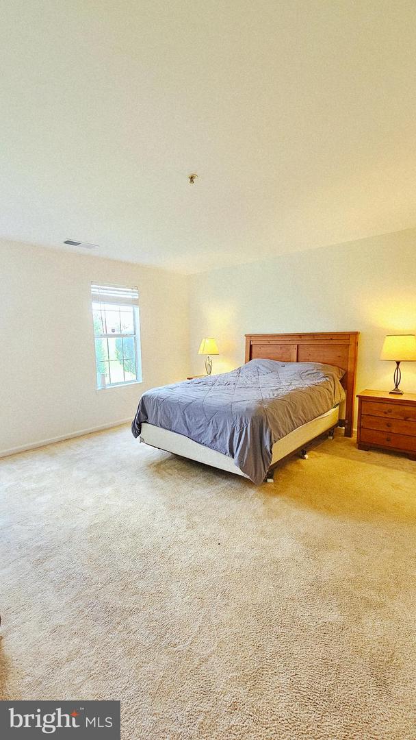 11002 KOMAN CIR #103, MANASSAS, Virginia 20109, 2 Bedrooms Bedrooms, ,2 BathroomsBathrooms,Residential,For sale,11002 KOMAN CIR #103,VAPW2099946 MLS # VAPW2099946