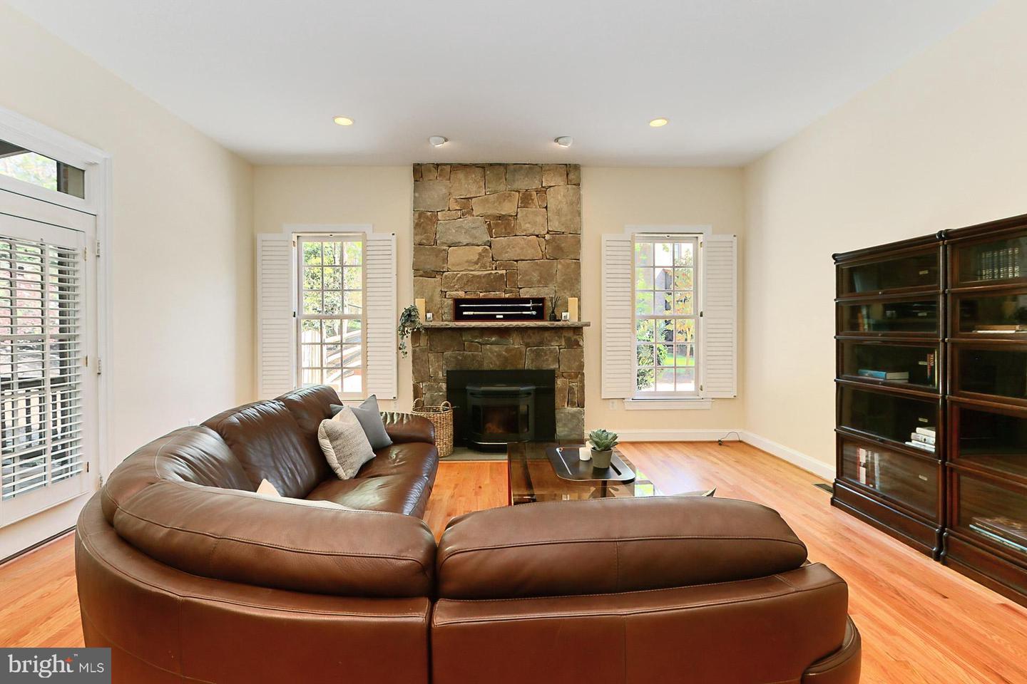 3706 RUST RD, ANNANDALE, Virginia 22003, 5 Bedrooms Bedrooms, ,4 BathroomsBathrooms,Residential,For sale,3706 RUST RD,VAFX2257464 MLS # VAFX2257464