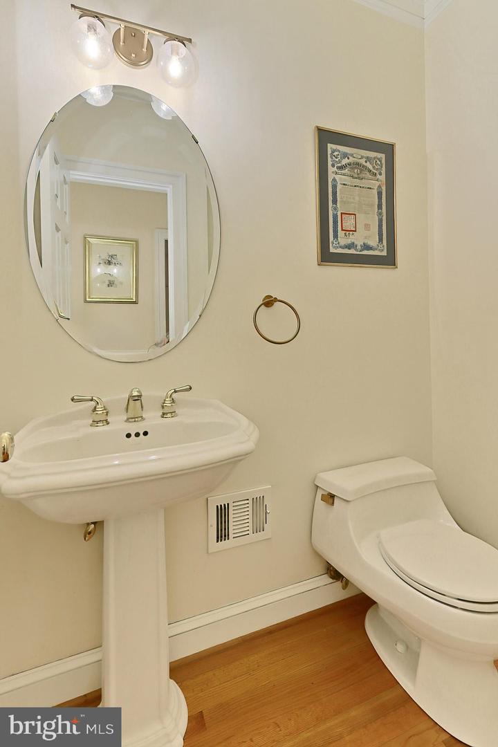 3706 RUST RD, ANNANDALE, Virginia 22003, 5 Bedrooms Bedrooms, ,4 BathroomsBathrooms,Residential,For sale,3706 RUST RD,VAFX2257464 MLS # VAFX2257464