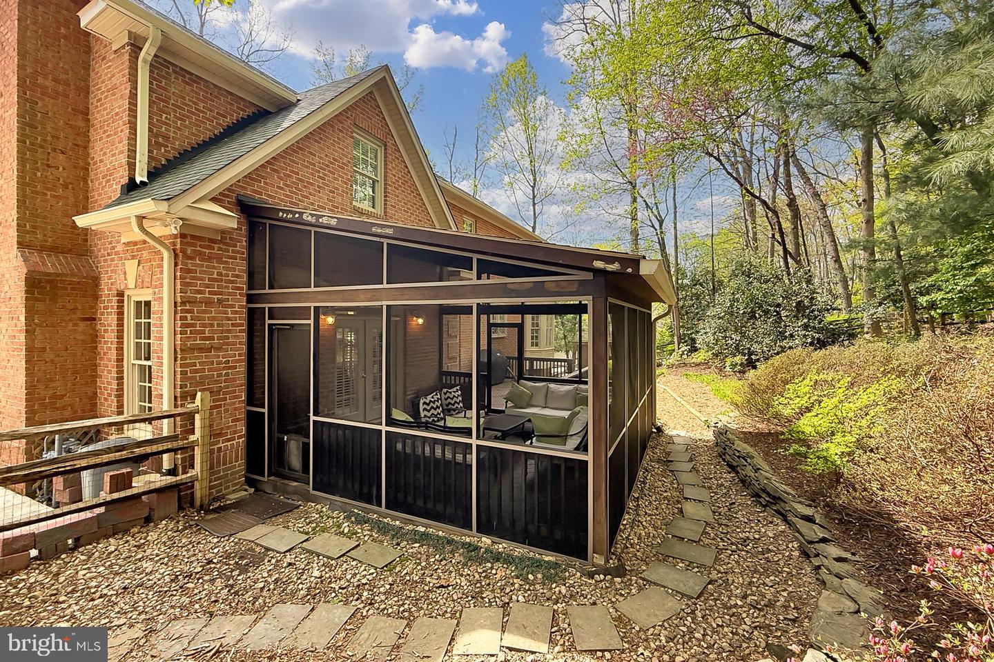 3706 RUST RD, ANNANDALE, Virginia 22003, 5 Bedrooms Bedrooms, ,4 BathroomsBathrooms,Residential,For sale,3706 RUST RD,VAFX2257464 MLS # VAFX2257464