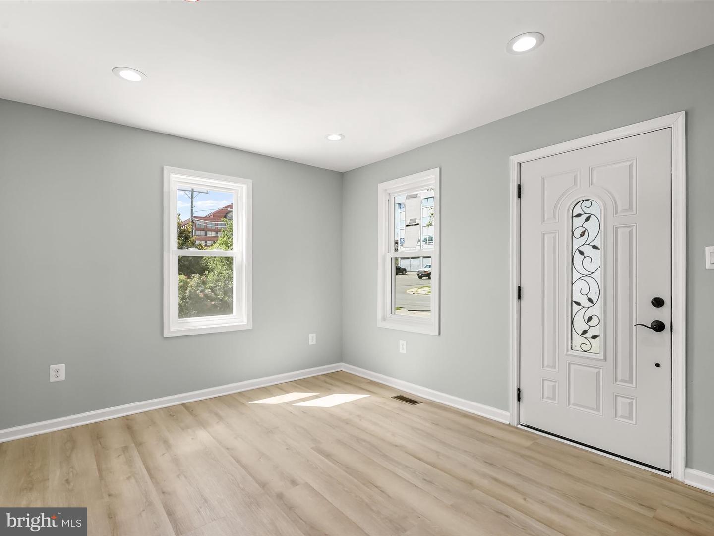 2917 E LEE AVE, ALEXANDRIA, Virginia 22306, 4 Bedrooms Bedrooms, ,3 BathroomsBathrooms,Residential,For sale,2917 E LEE AVE,VAFX2257516 MLS # VAFX2257516