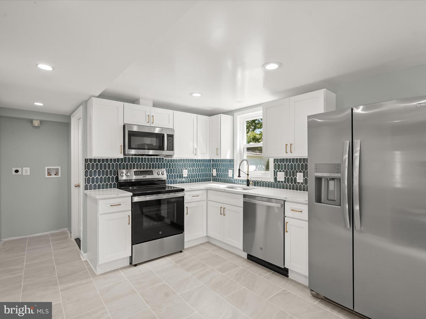 2917 E LEE AVE, ALEXANDRIA, Virginia 22306, 4 Bedrooms Bedrooms, ,3 BathroomsBathrooms,Residential,For sale,2917 E LEE AVE,VAFX2257516 MLS # VAFX2257516