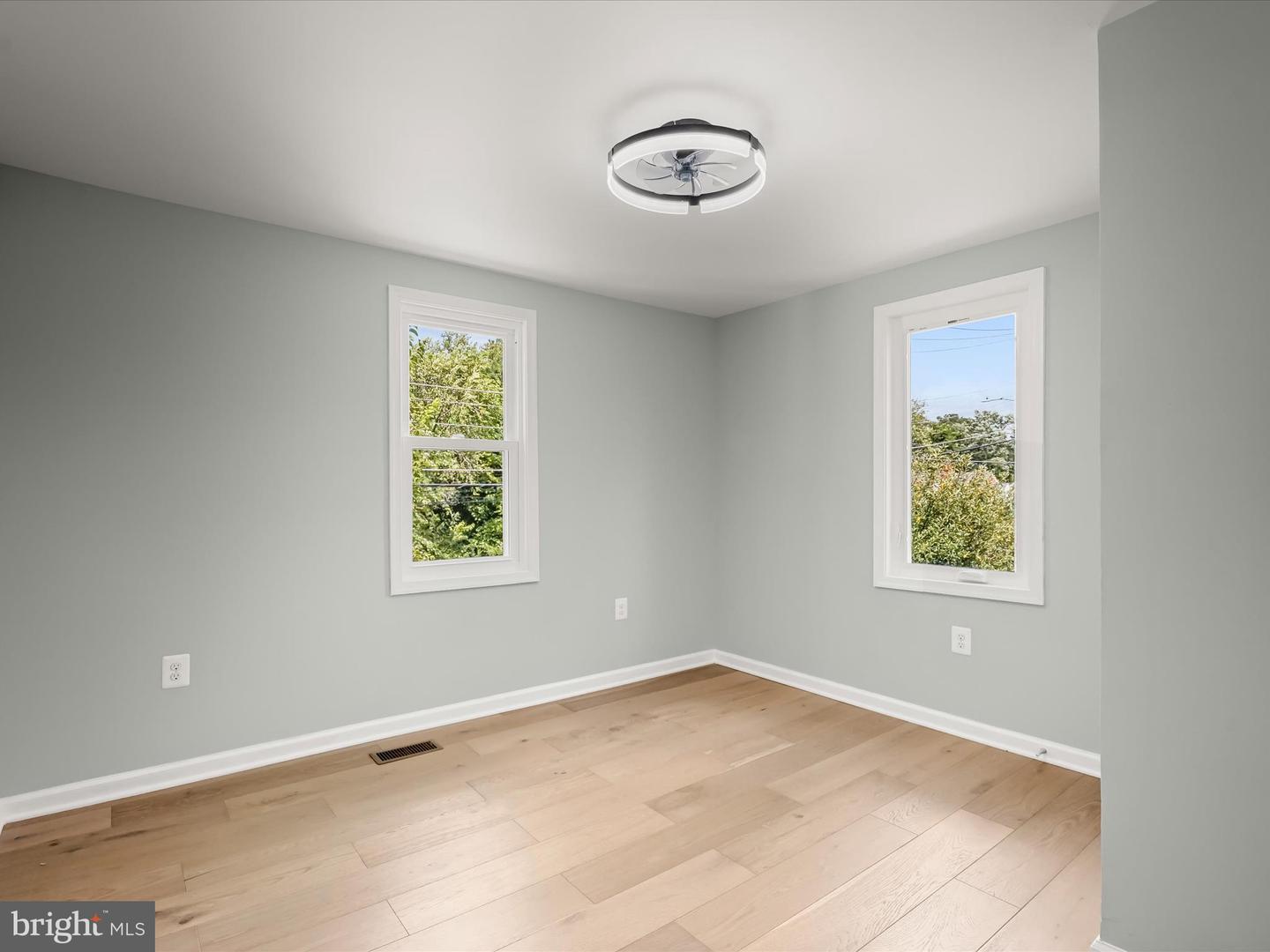 2917 E LEE AVE, ALEXANDRIA, Virginia 22306, 4 Bedrooms Bedrooms, ,3 BathroomsBathrooms,Residential,For sale,2917 E LEE AVE,VAFX2257516 MLS # VAFX2257516