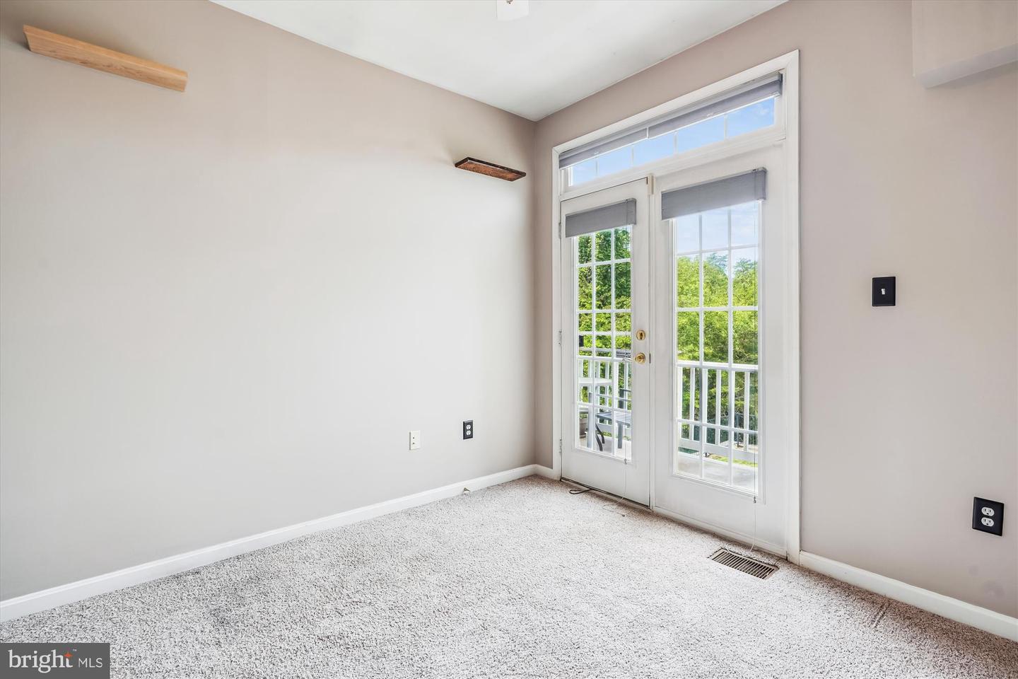 7170 LITTLE THAMES DR, GAINESVILLE, Virginia 20155, 2 Bedrooms Bedrooms, ,2 BathroomsBathrooms,Residential,For sale,7170 LITTLE THAMES DR,VAPW2091888 MLS # VAPW2091888