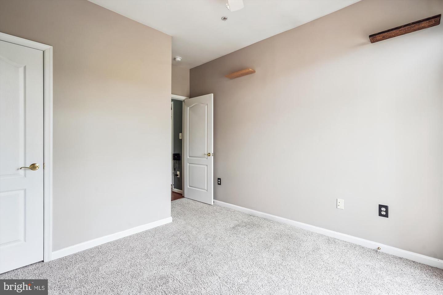 7170 LITTLE THAMES DR, GAINESVILLE, Virginia 20155, 2 Bedrooms Bedrooms, ,2 BathroomsBathrooms,Residential,For sale,7170 LITTLE THAMES DR,VAPW2091888 MLS # VAPW2091888