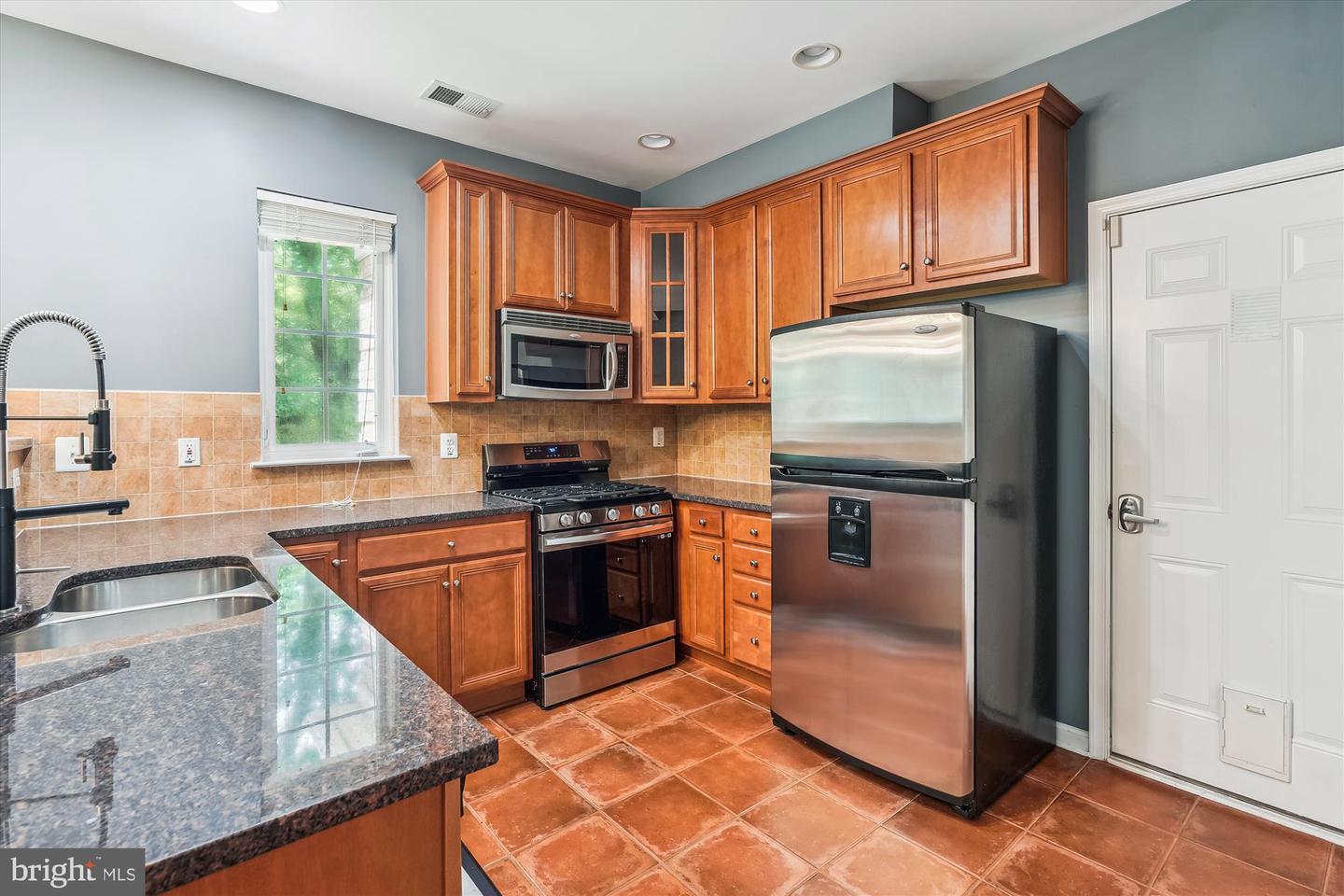 7170 LITTLE THAMES DR, GAINESVILLE, Virginia 20155, 2 Bedrooms Bedrooms, ,2 BathroomsBathrooms,Residential,For sale,7170 LITTLE THAMES DR,VAPW2091888 MLS # VAPW2091888