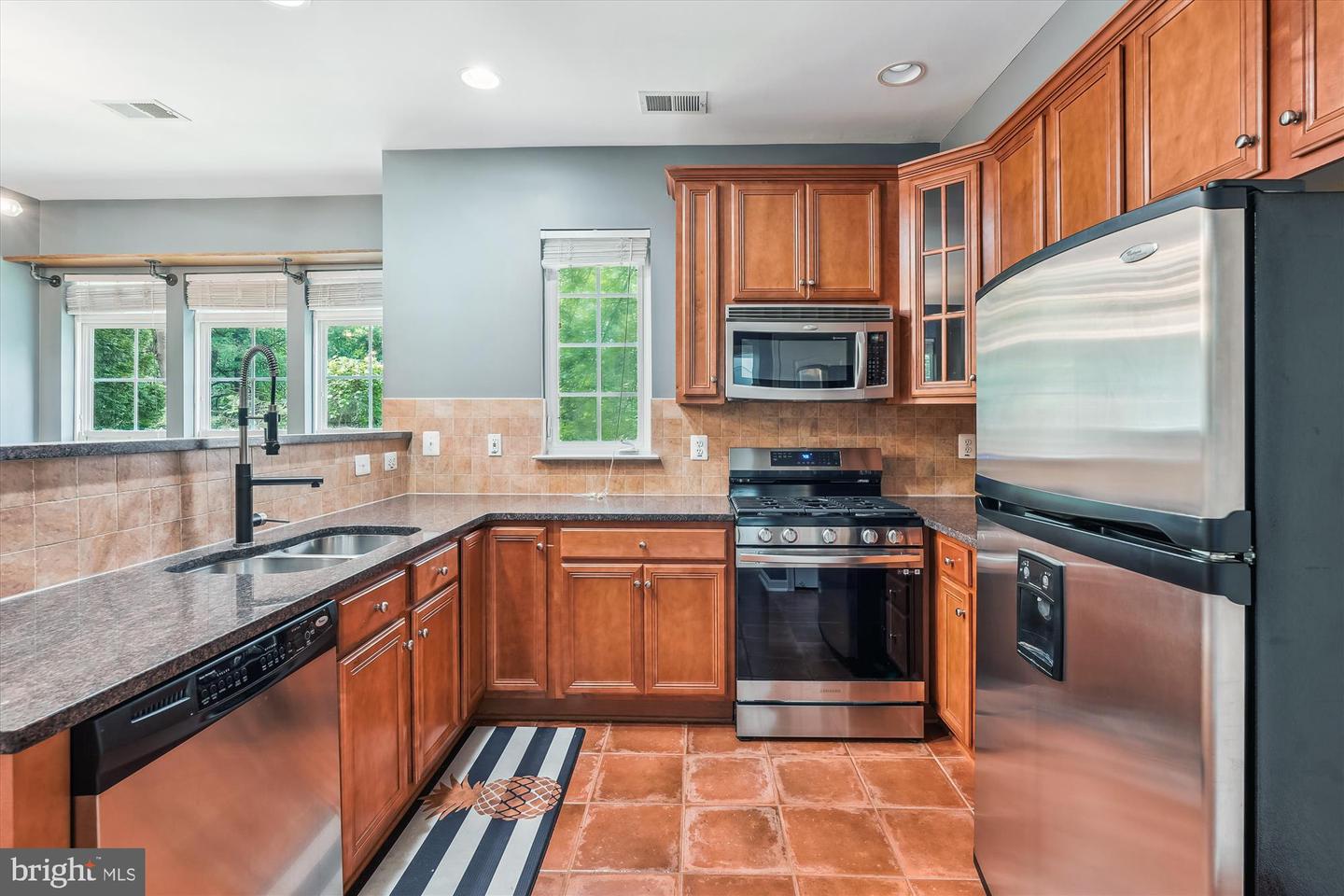 7170 LITTLE THAMES DR, GAINESVILLE, Virginia 20155, 2 Bedrooms Bedrooms, ,2 BathroomsBathrooms,Residential,For sale,7170 LITTLE THAMES DR,VAPW2091888 MLS # VAPW2091888