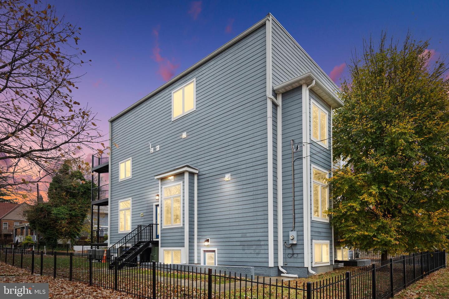 5700 BLAIR RD NE, WASHINGTON, District Of Columbia 20011, 5 Bedrooms Bedrooms, ,4 BathroomsBathrooms,Residential,For sale,5700 BLAIR RD NE,DCDC2198204 MLS # DCDC2198204