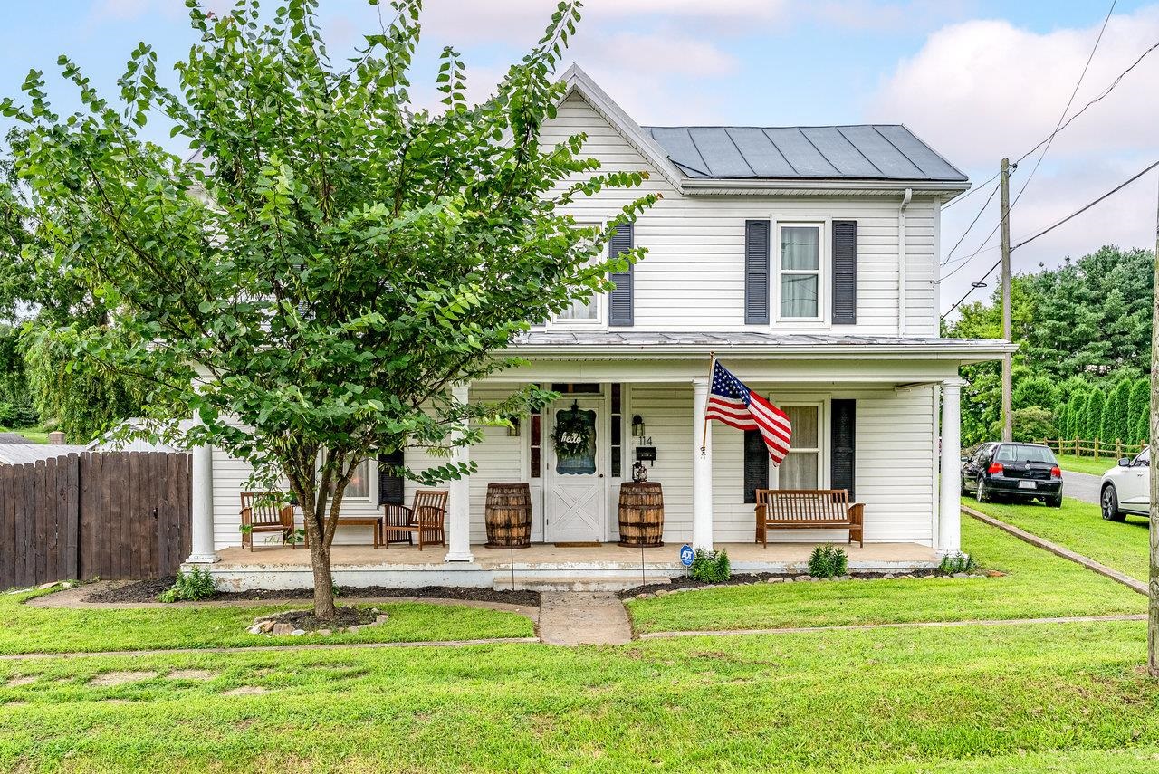 114 SECOND ST, SHENANDOAH, Virginia 22849, 3 Bedrooms Bedrooms, ,1 BathroomBathrooms,Residential,114 SECOND ST,667116 MLS # 667116