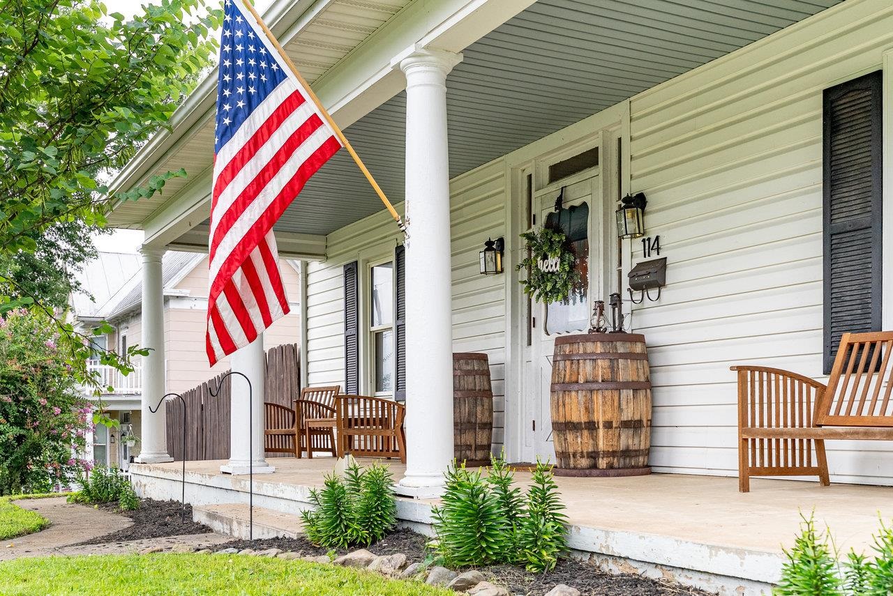 114 SECOND ST, SHENANDOAH, Virginia 22849, 3 Bedrooms Bedrooms, ,1 BathroomBathrooms,Residential,114 SECOND ST,667116 MLS # 667116