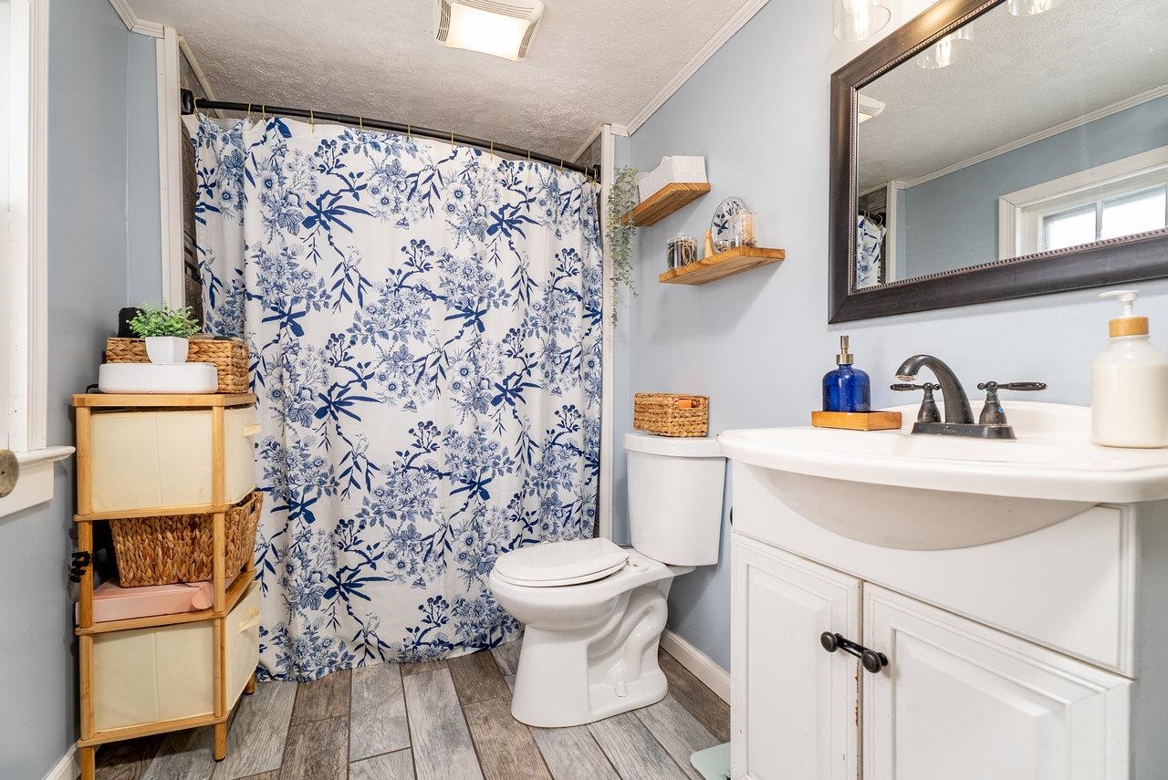 114 SECOND ST, SHENANDOAH, Virginia 22849, 3 Bedrooms Bedrooms, ,1 BathroomBathrooms,Residential,114 SECOND ST,667116 MLS # 667116
