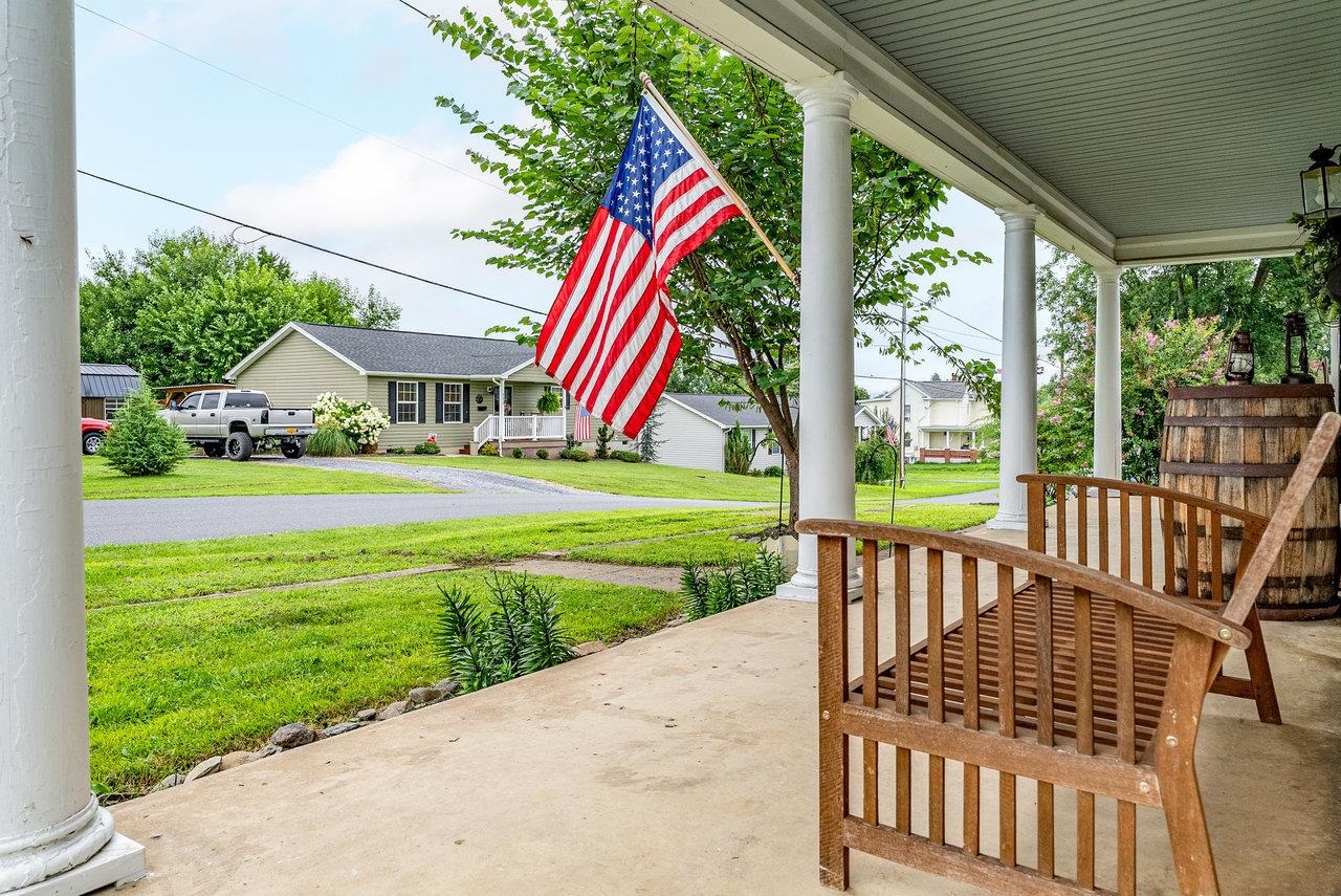 114 SECOND ST, SHENANDOAH, Virginia 22849, 3 Bedrooms Bedrooms, ,1 BathroomBathrooms,Residential,114 SECOND ST,667116 MLS # 667116
