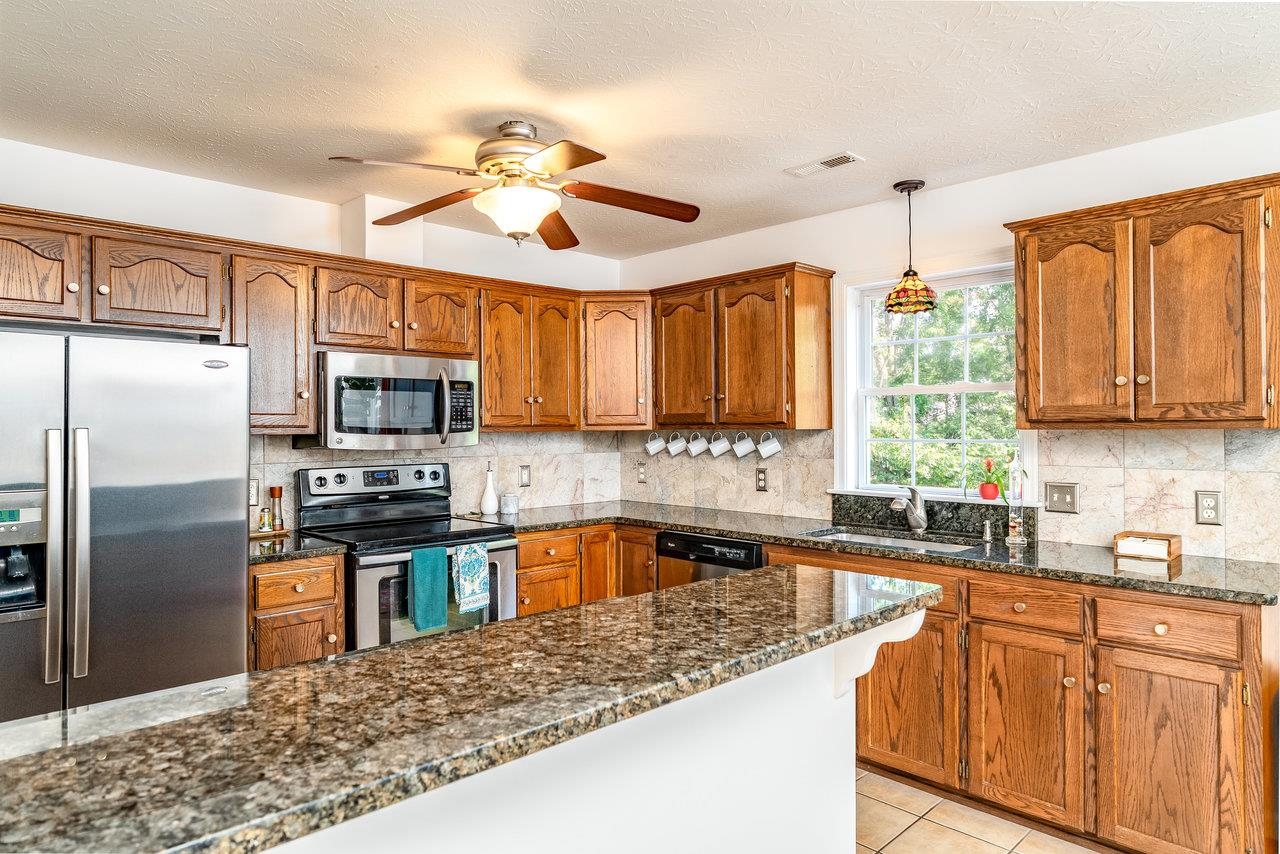 293 EMERALD DR, HARRISONBURG, Virginia 22801, 3 Bedrooms Bedrooms, ,2 BathroomsBathrooms,Residential,293 EMERALD DR,667121 MLS # 667121