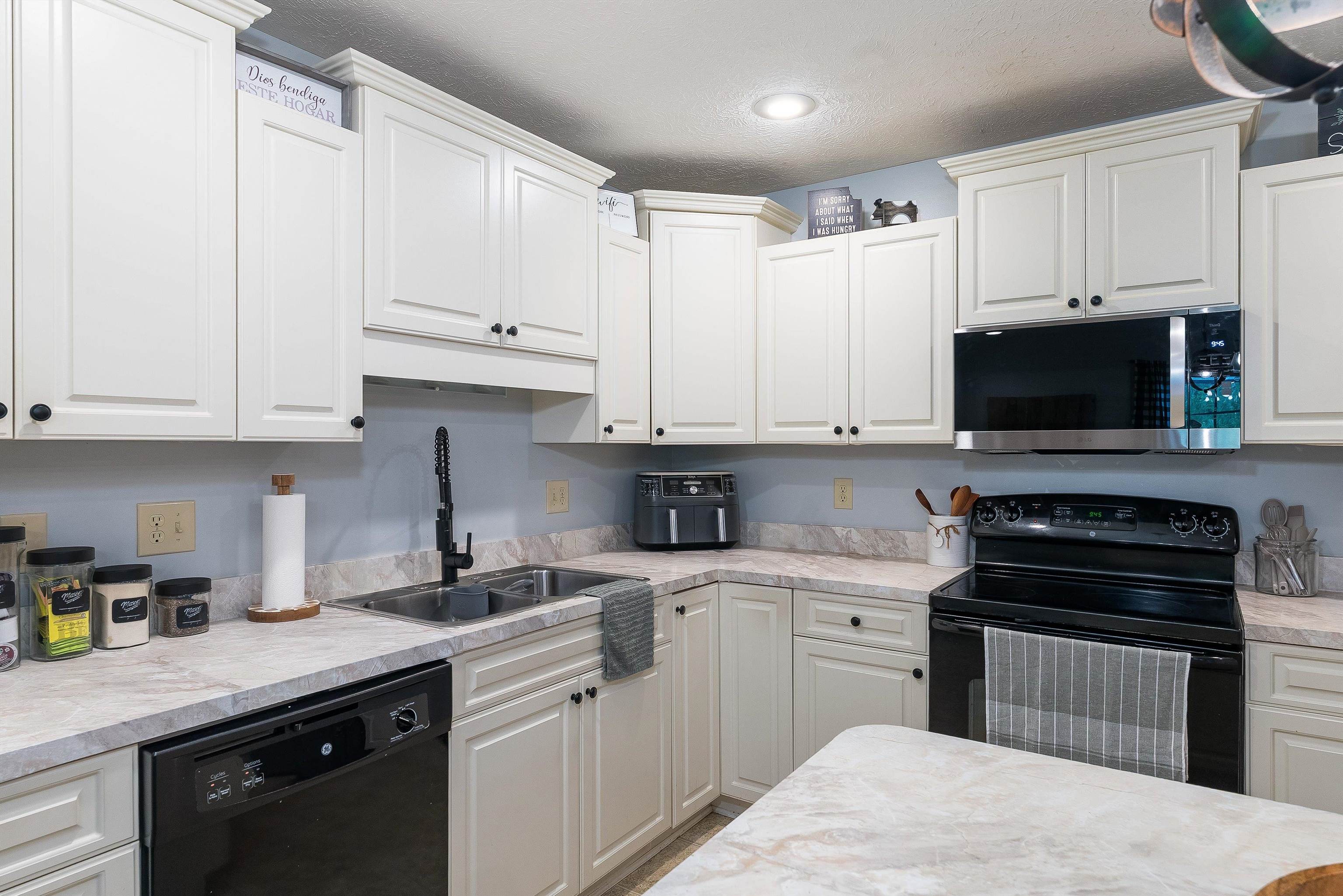 2009 BUTTONWOOD CT, HARRISONBURG, Virginia 22802, 3 Bedrooms Bedrooms, ,3 BathroomsBathrooms,Residential,2009 BUTTONWOOD CT,667124 MLS # 667124