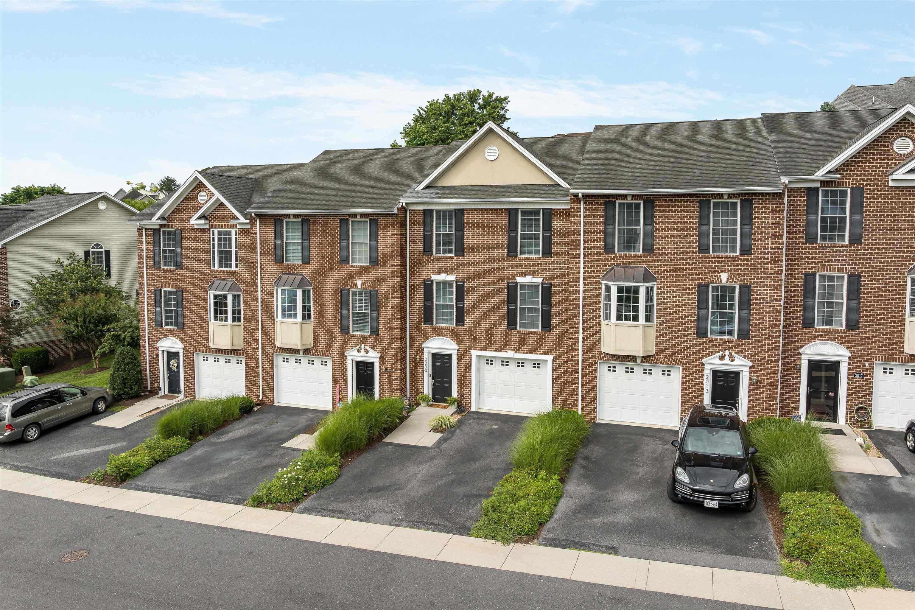 2009 BUTTONWOOD CT, HARRISONBURG, Virginia 22802, 3 Bedrooms Bedrooms, ,3 BathroomsBathrooms,Residential,2009 BUTTONWOOD CT,667124 MLS # 667124