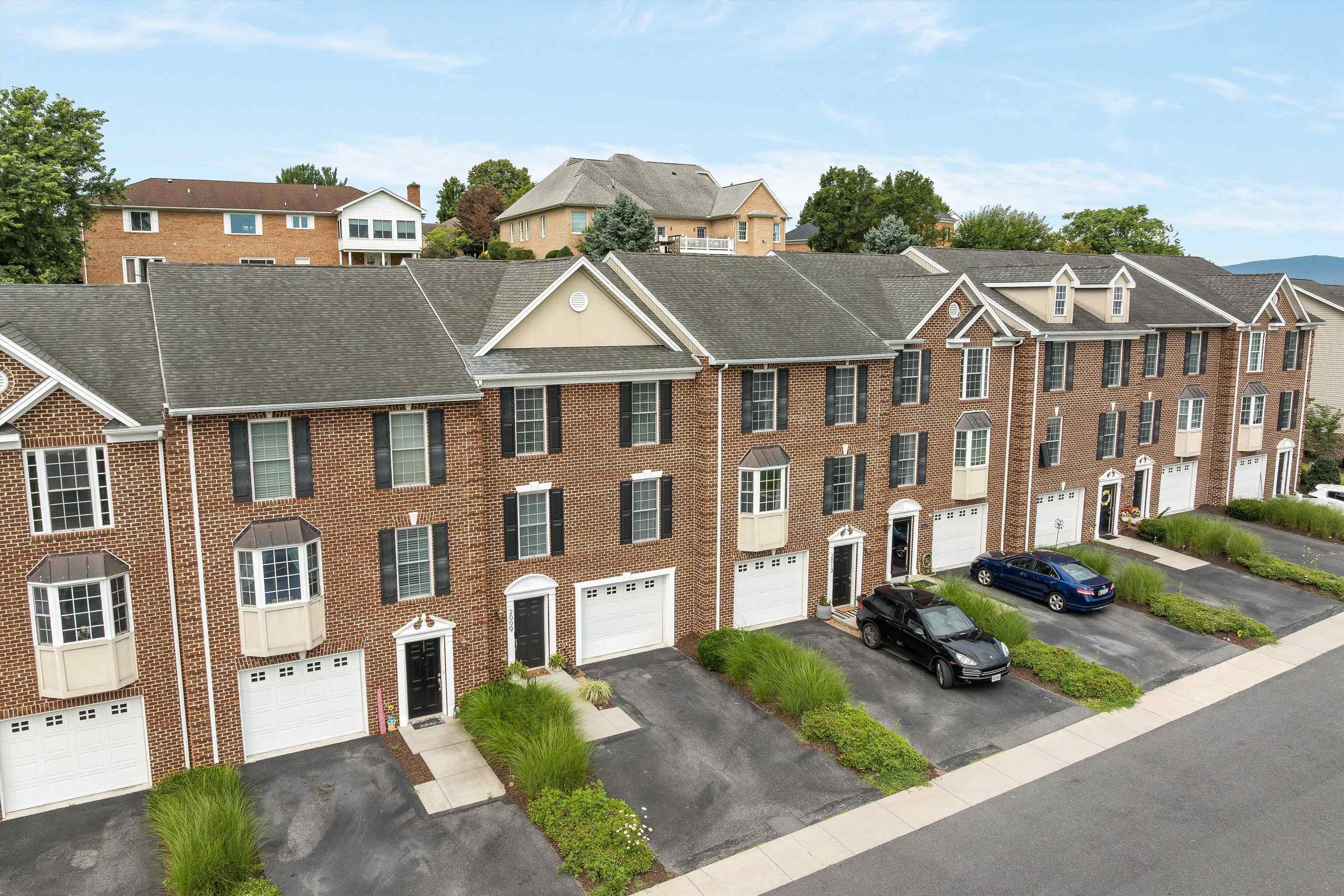 2009 BUTTONWOOD CT, HARRISONBURG, Virginia 22802, 3 Bedrooms Bedrooms, ,3 BathroomsBathrooms,Residential,2009 BUTTONWOOD CT,667124 MLS # 667124