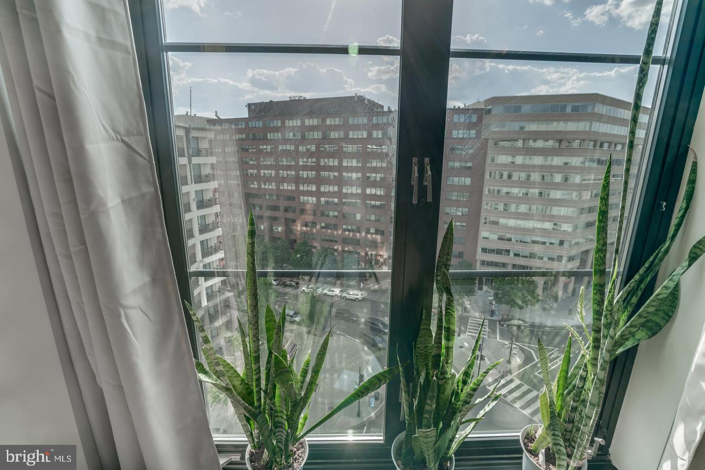 1133 14TH ST NW #1010, WASHINGTON, District Of Columbia 20005, 1 Bedroom Bedrooms, ,1 BathroomBathrooms,Residential,For sale,1133 14TH ST NW #1010,DCDC2206268 MLS # DCDC2206268