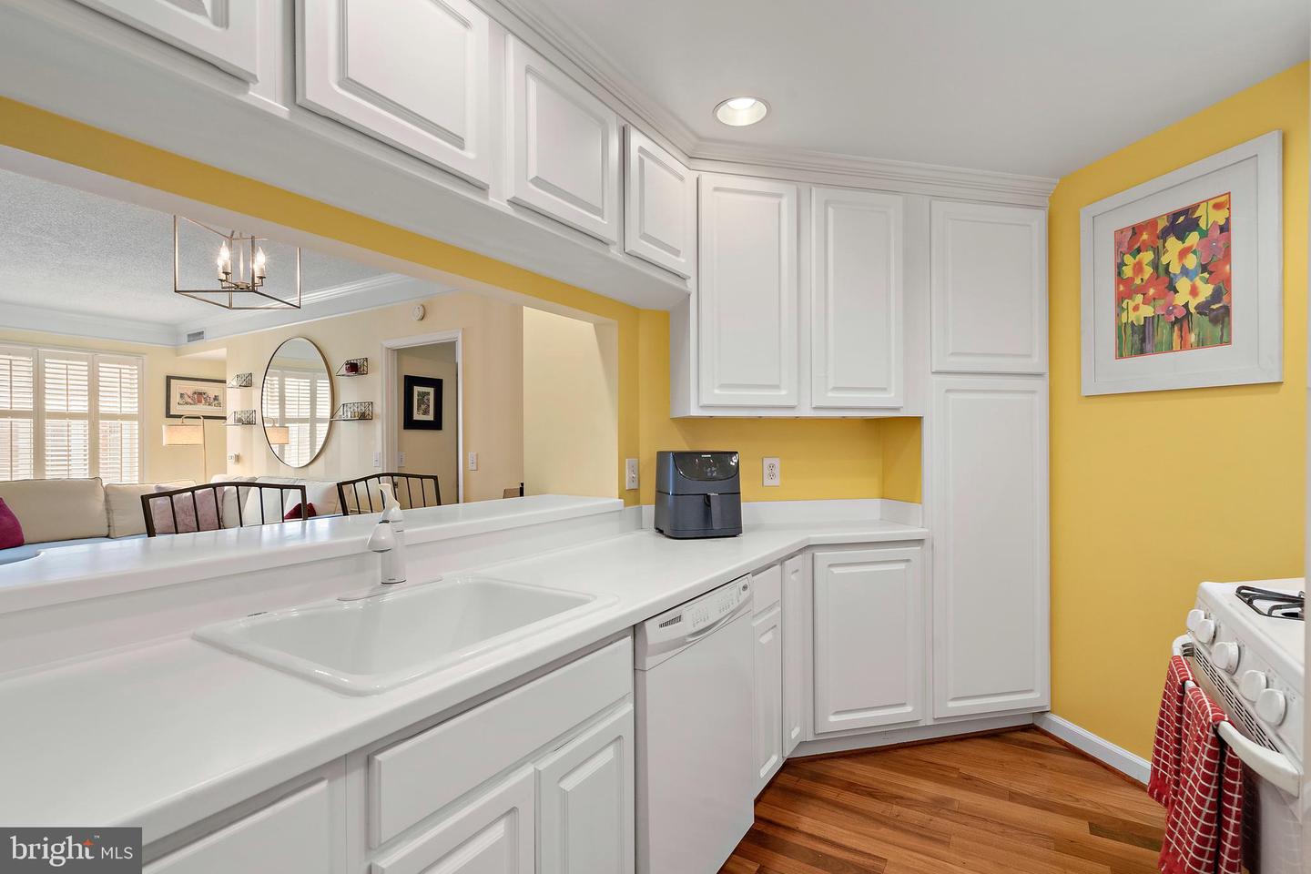 901 N MONROE ST #509, ARLINGTON, Virginia 22201, 2 Bedrooms Bedrooms, ,2 BathroomsBathrooms,Residential,For sale,901 N MONROE ST #509,VAAR2060390 MLS # VAAR2060390