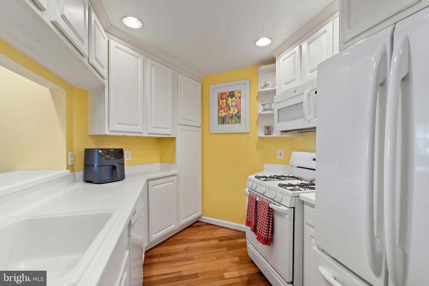 901 N MONROE ST #509, ARLINGTON, Virginia 22201, 2 Bedrooms Bedrooms, ,2 BathroomsBathrooms,Residential,For sale,901 N MONROE ST #509,VAAR2060390 MLS # VAAR2060390