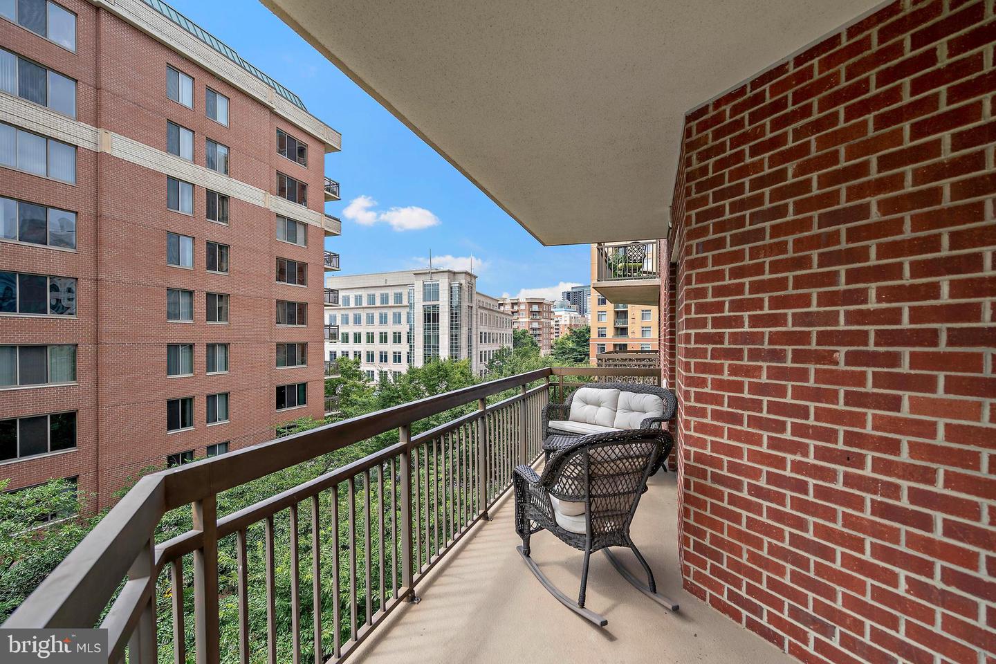 901 N MONROE ST #509, ARLINGTON, Virginia 22201, 2 Bedrooms Bedrooms, ,2 BathroomsBathrooms,Residential,For sale,901 N MONROE ST #509,VAAR2060390 MLS # VAAR2060390
