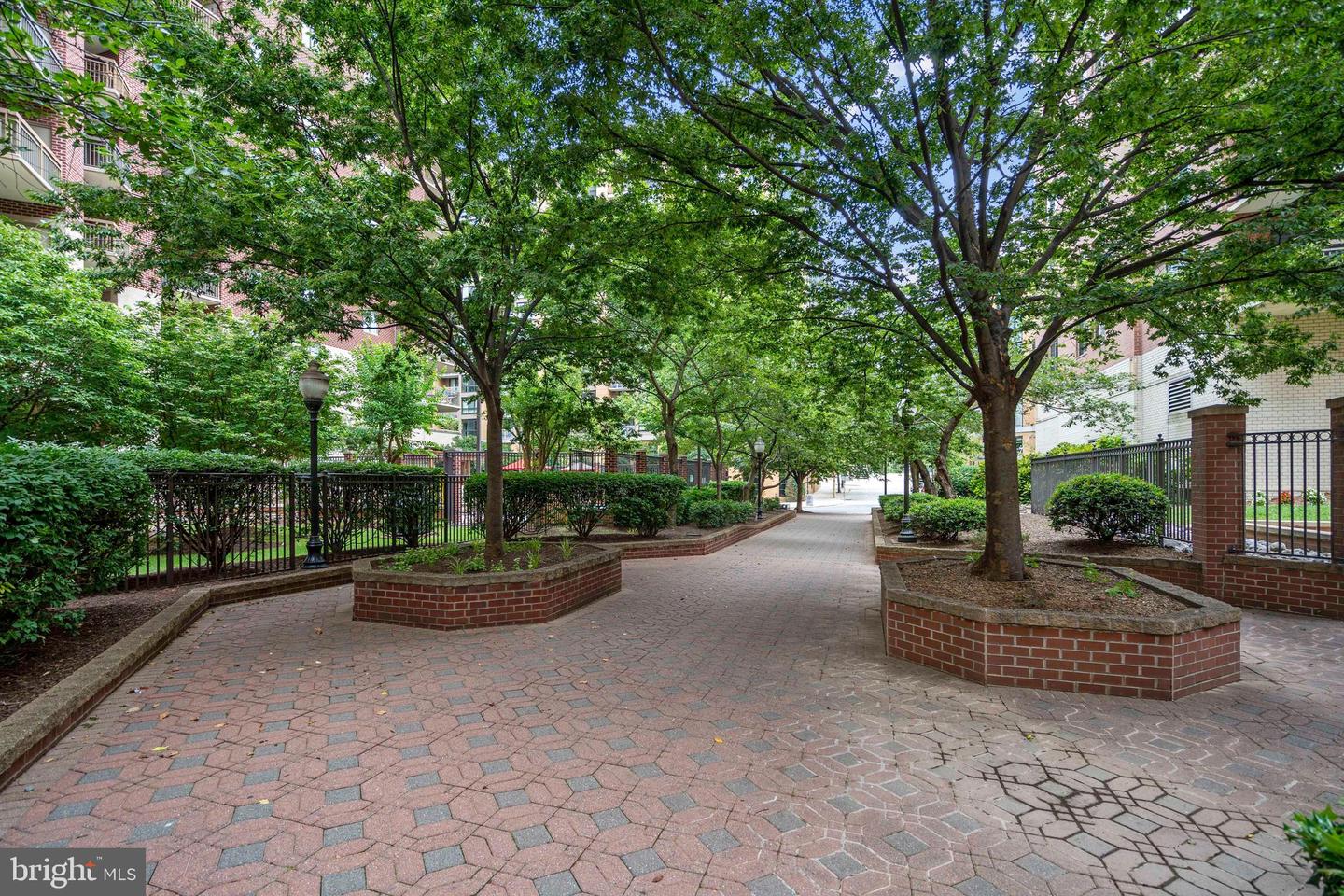 901 N MONROE ST #509, ARLINGTON, Virginia 22201, 2 Bedrooms Bedrooms, ,2 BathroomsBathrooms,Residential,For sale,901 N MONROE ST #509,VAAR2060390 MLS # VAAR2060390